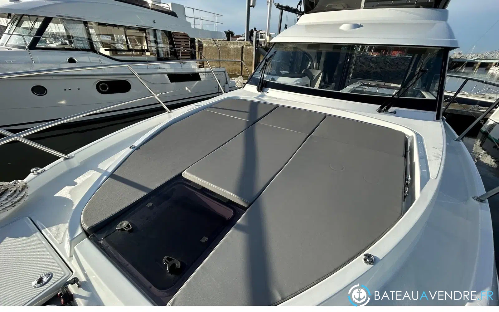 slider 5 Beneteau Antares 11