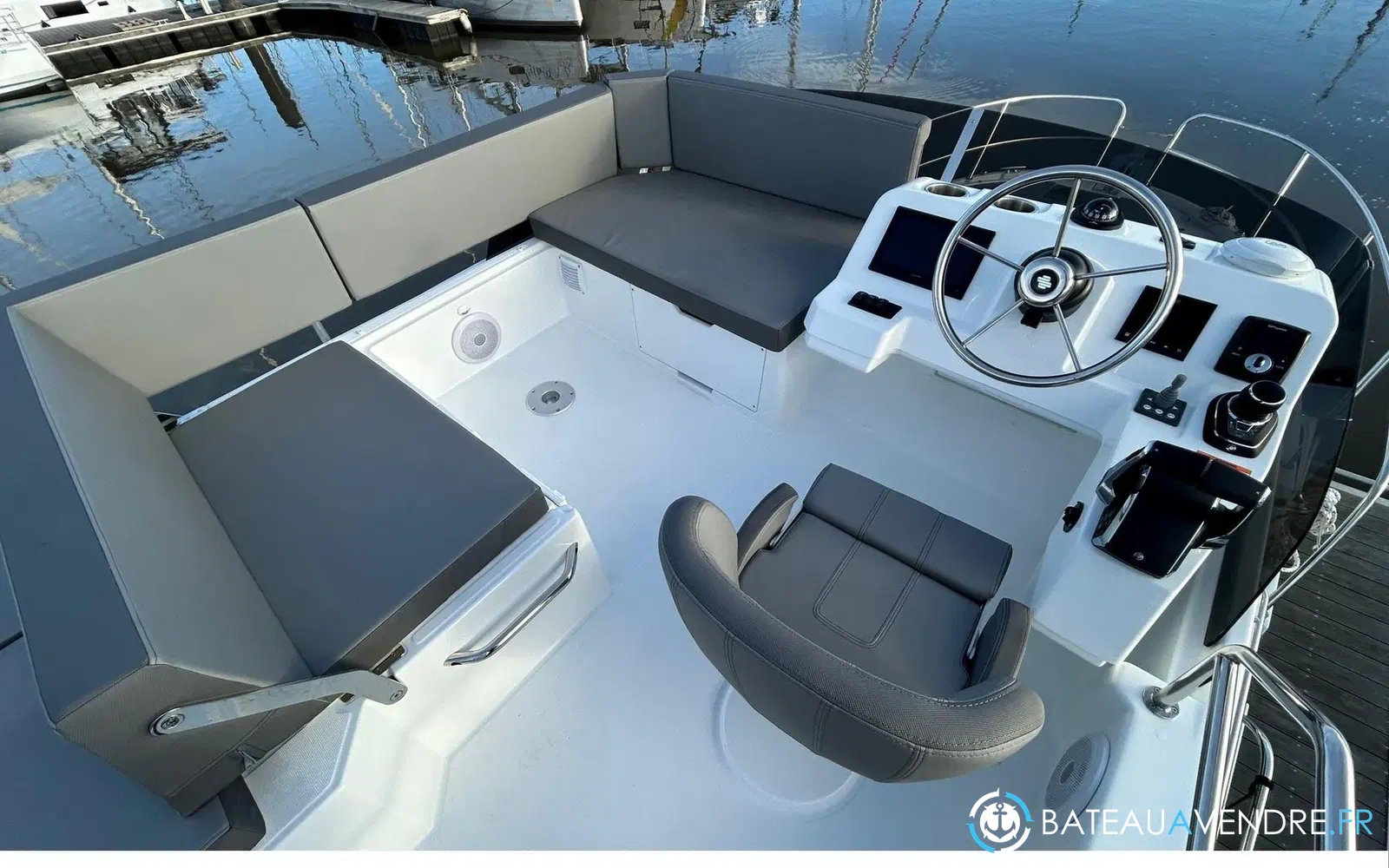 slider 6 Beneteau Antares 11