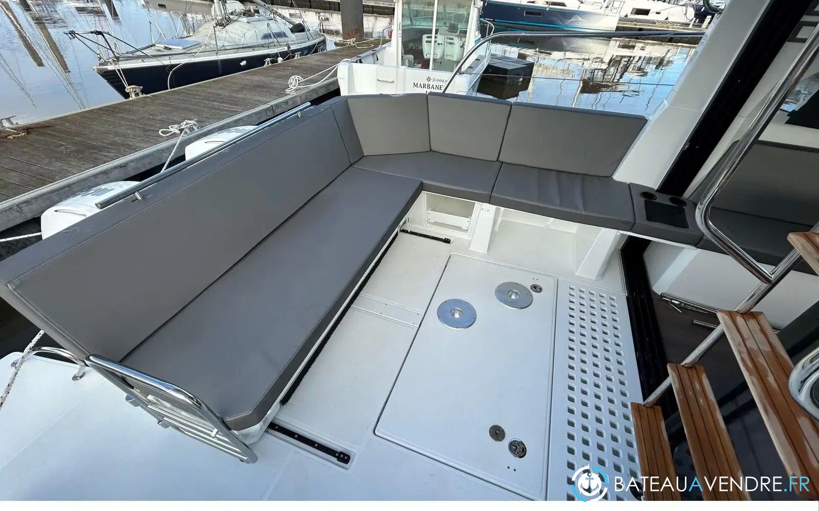 slider 8 Beneteau Antares 11