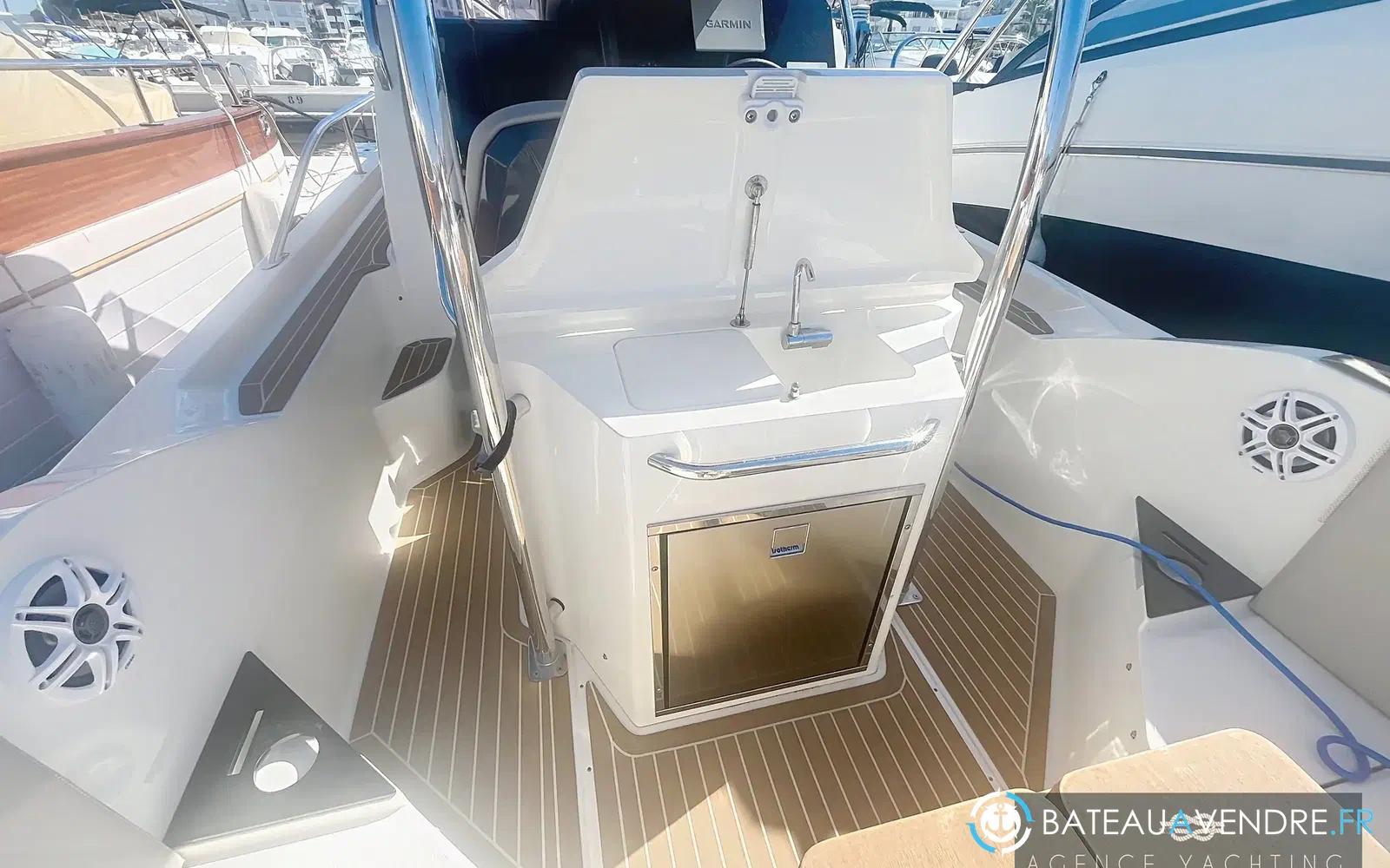 slider 24 Capelli Tempest 1000 WA