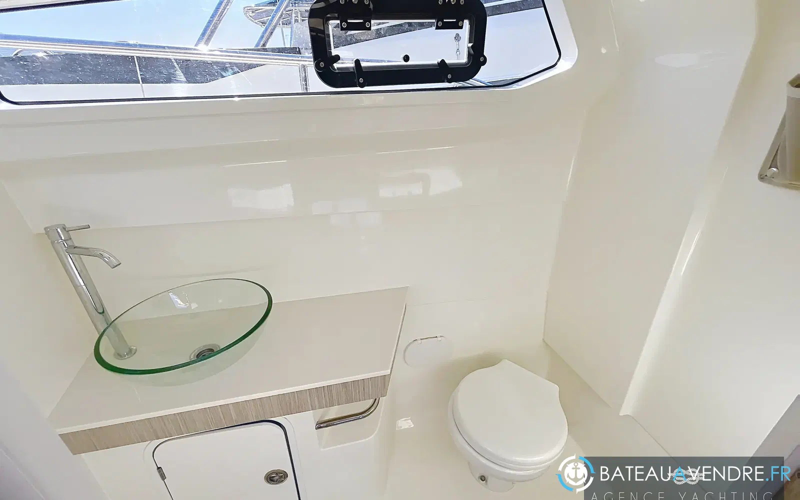 slider 2 Capelli Tempest 1000 WA