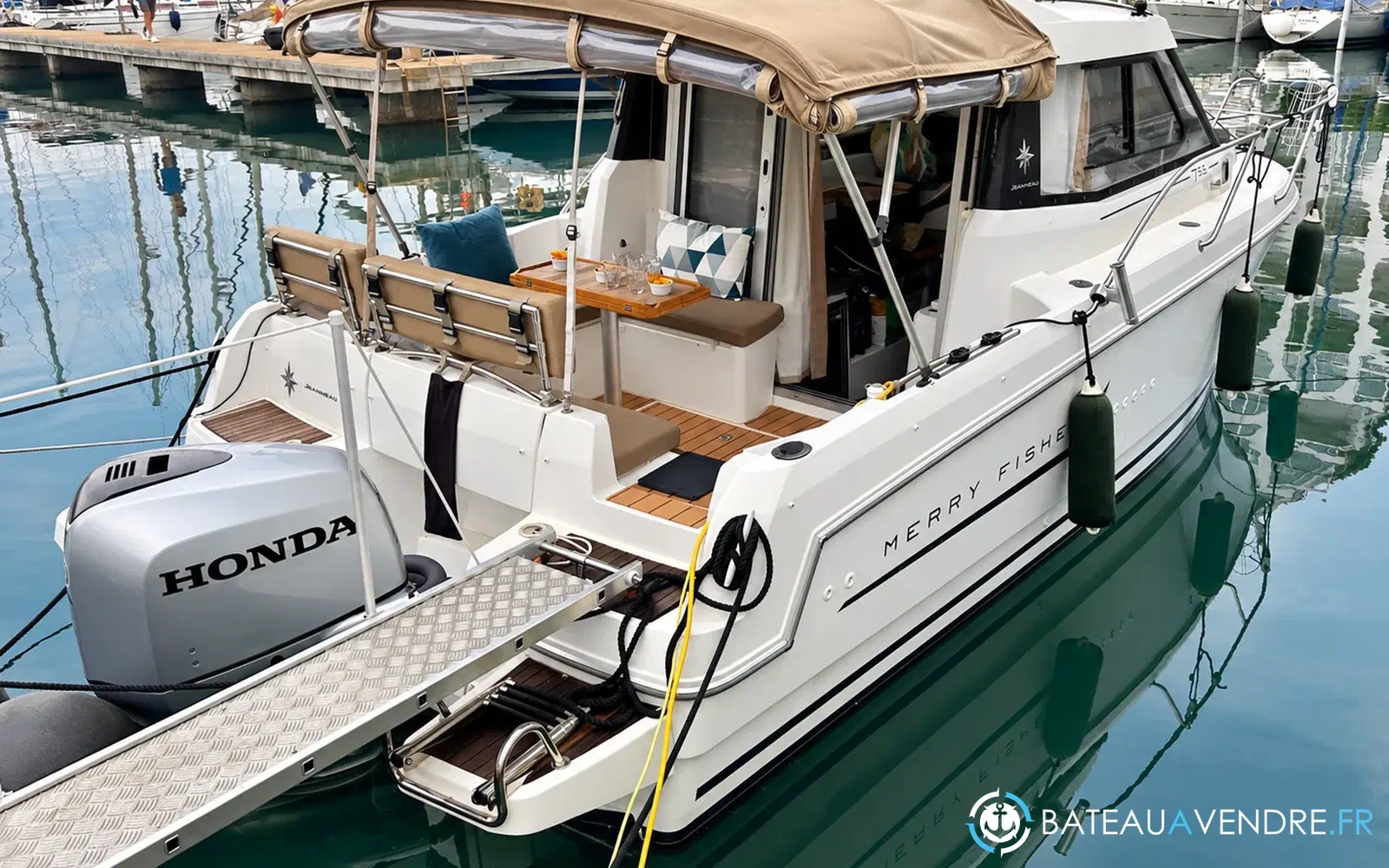 slider 3 Jeanneau Merry Fisher 755