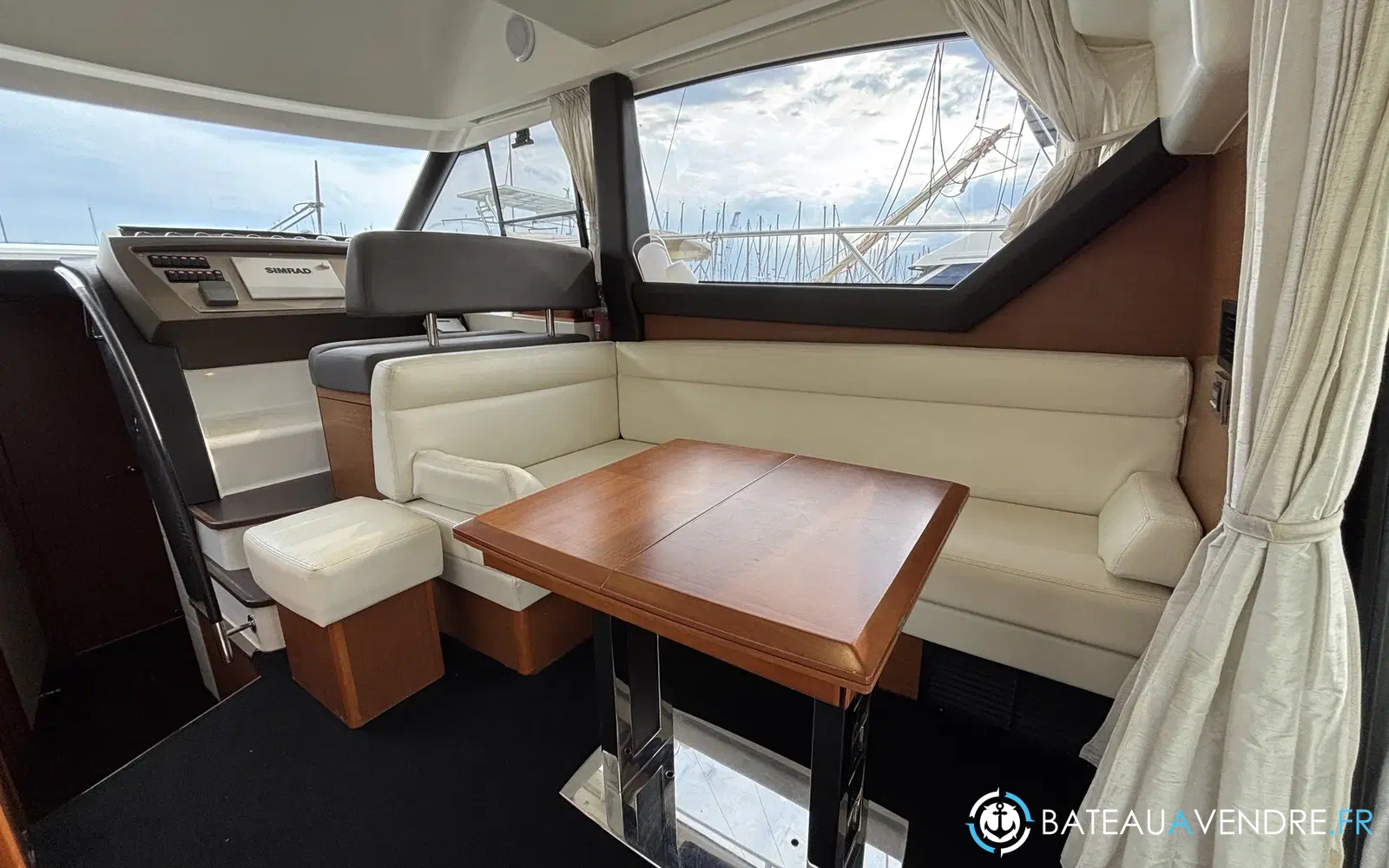 slider 10 Prestige Yachts 400