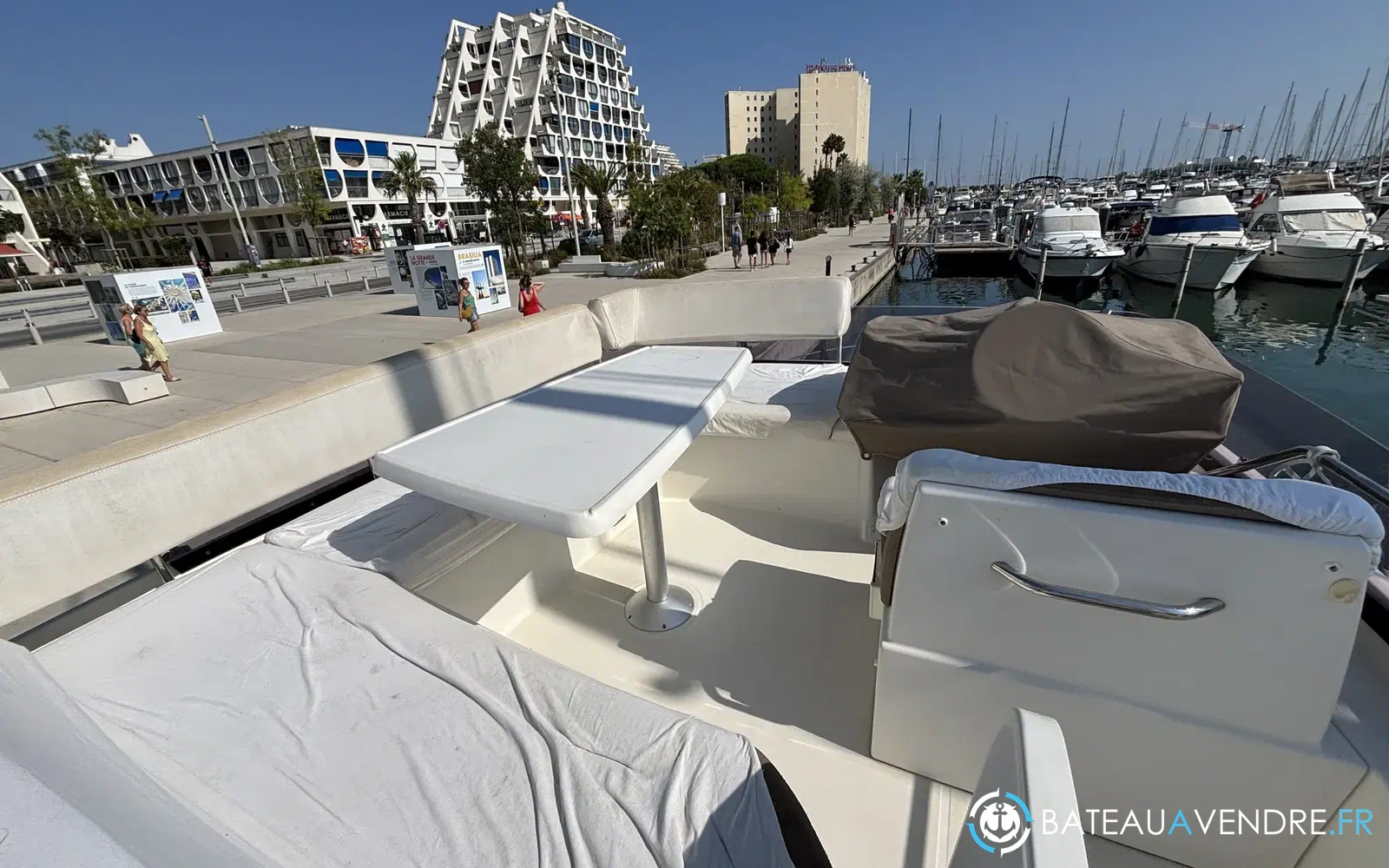 slider 15 Prestige Yachts 400