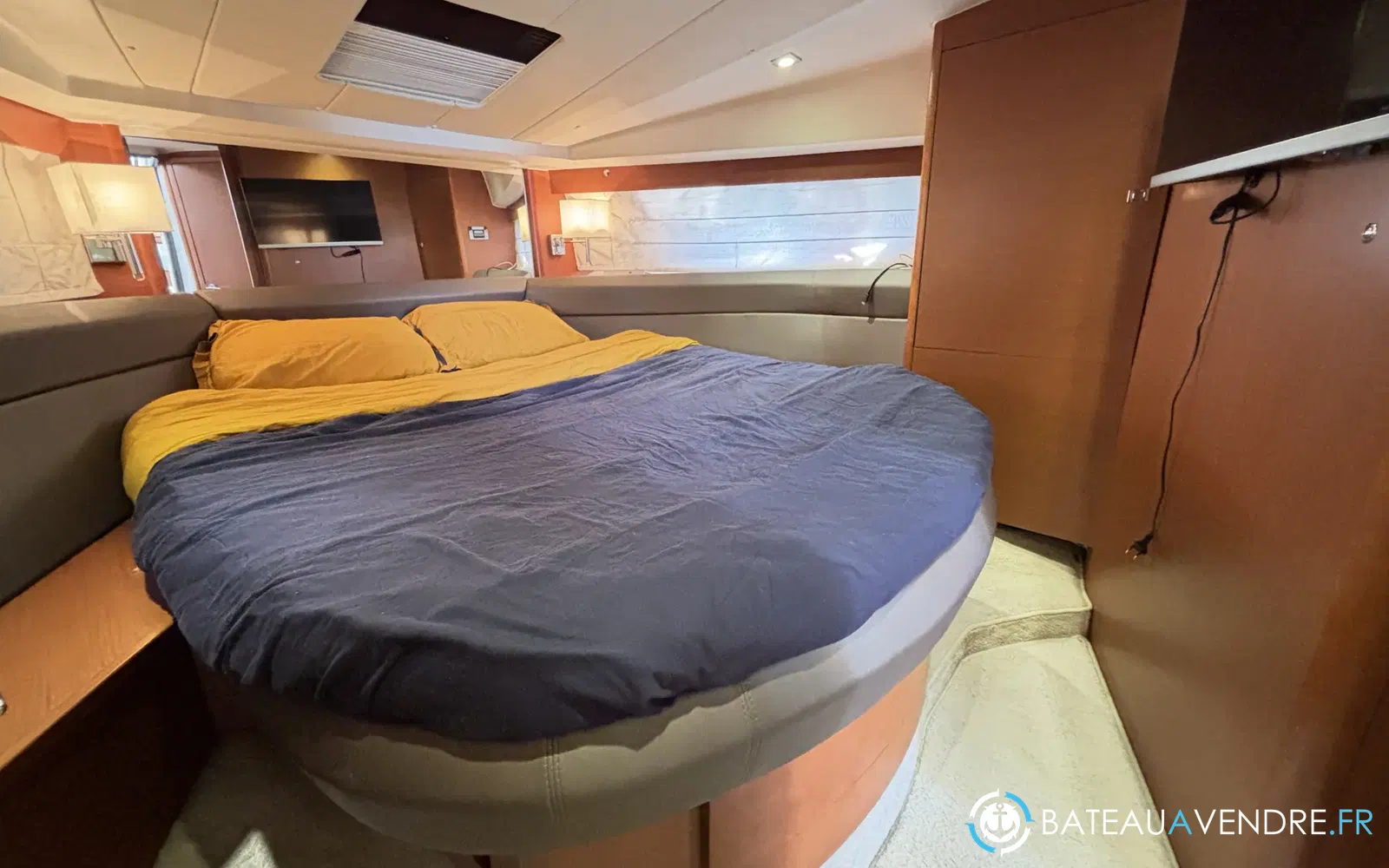 slider 18 Prestige Yachts 400