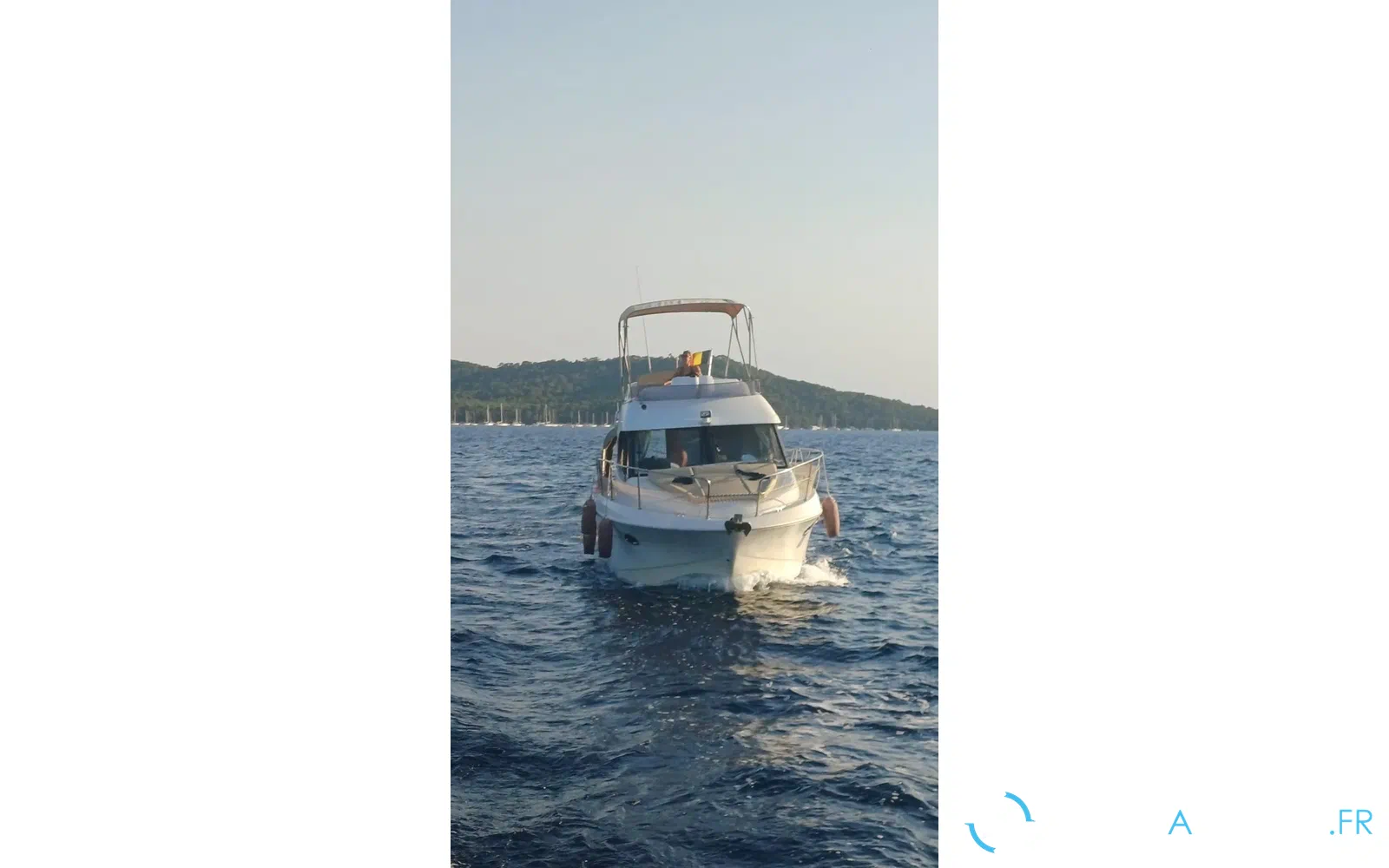 slider 1 Beneteau Antares 30 Fly