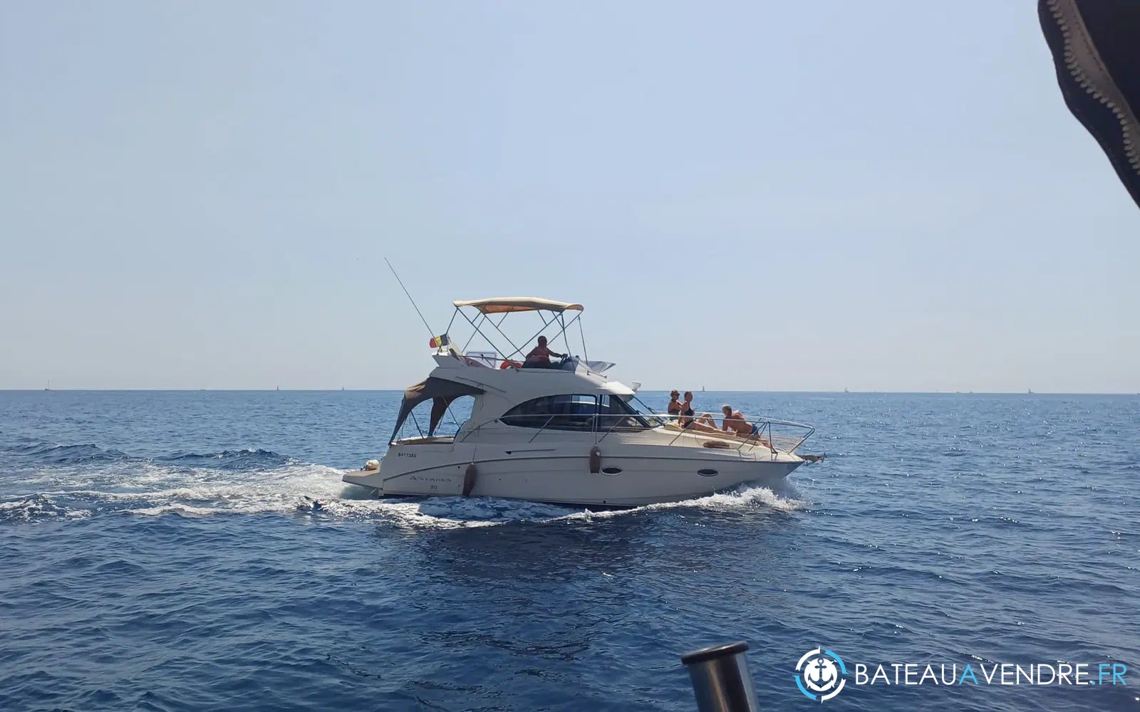 slider 2 Beneteau Antares 30 Fly