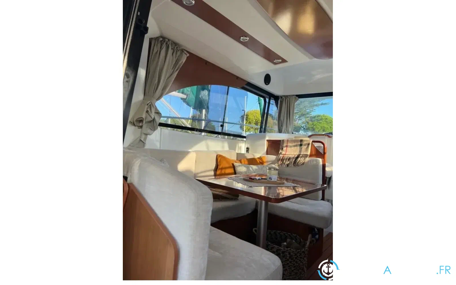slider 6 Beneteau Antares 30 Fly