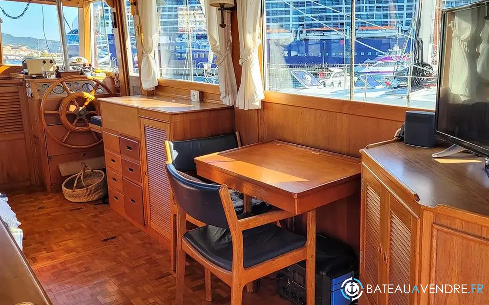 slider 11 Grand Banks 42 Europa