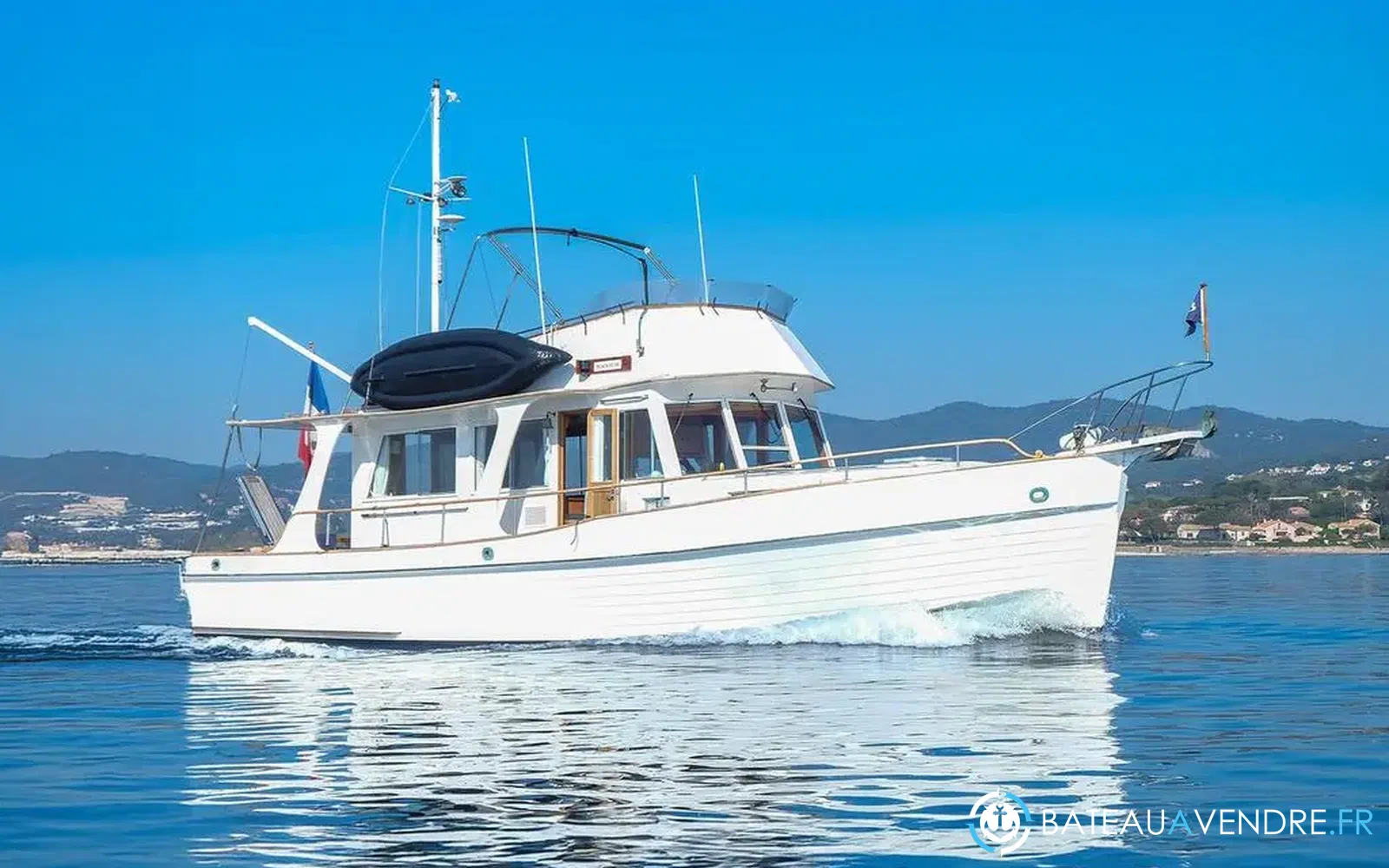 slider 2 Grand Banks 42 Europa