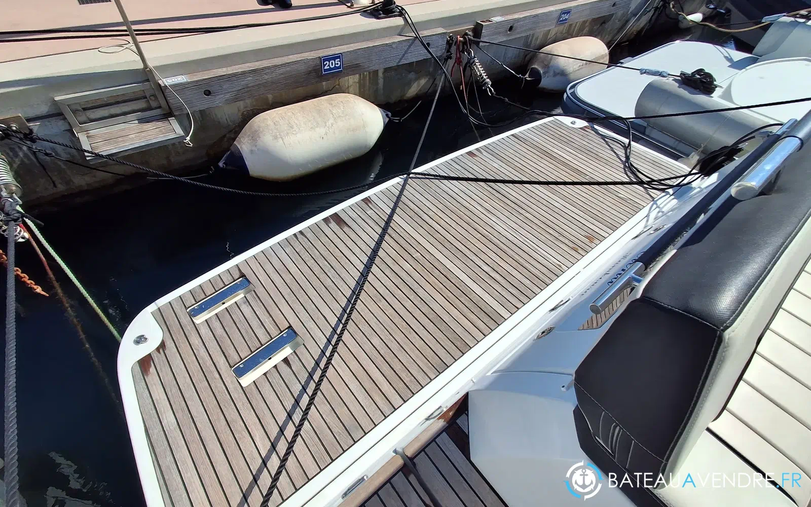 slider 7 Jeanneau Leader 33 Sportop