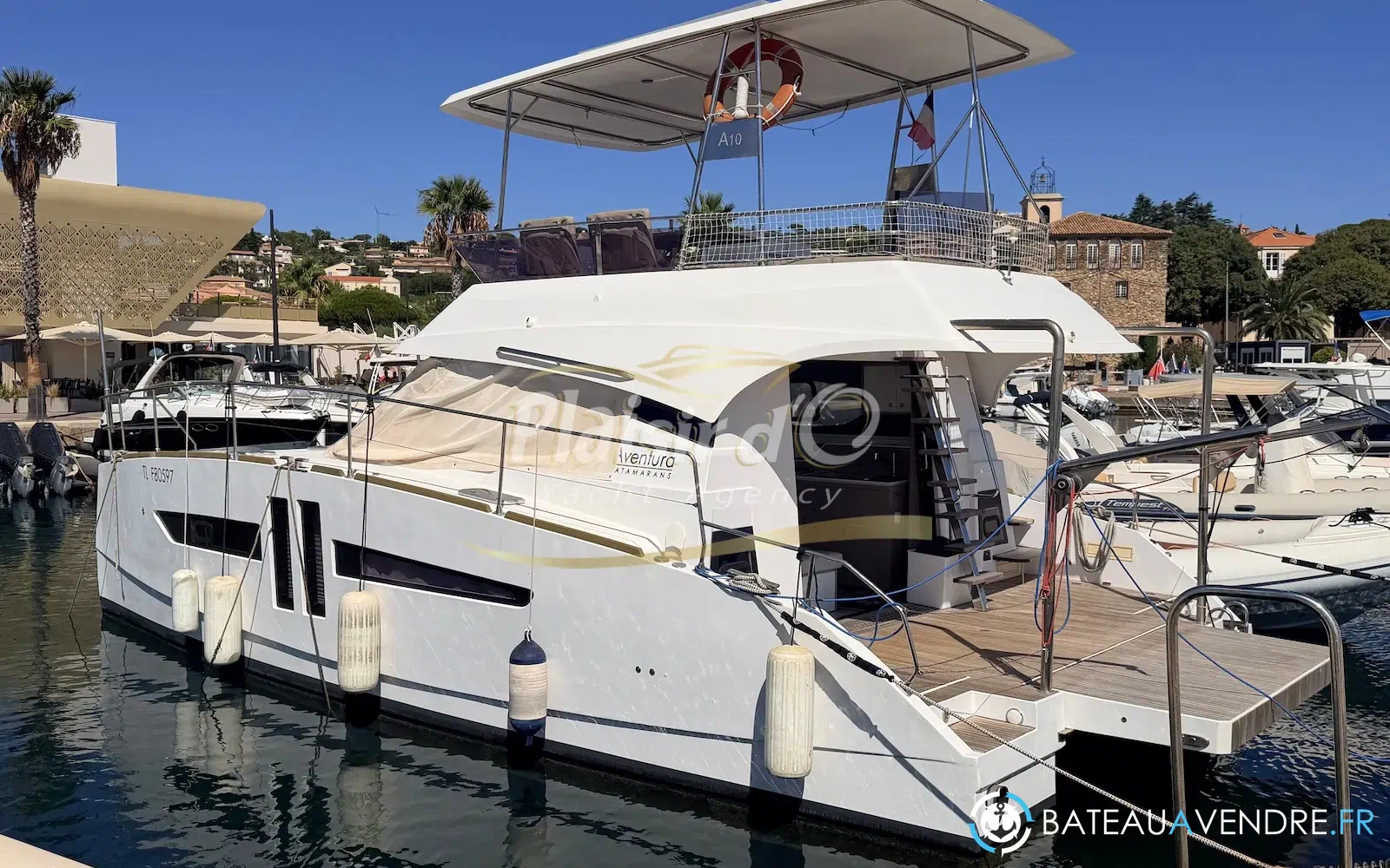 slider 0 Aventura Catamarans Aventura 10 Power