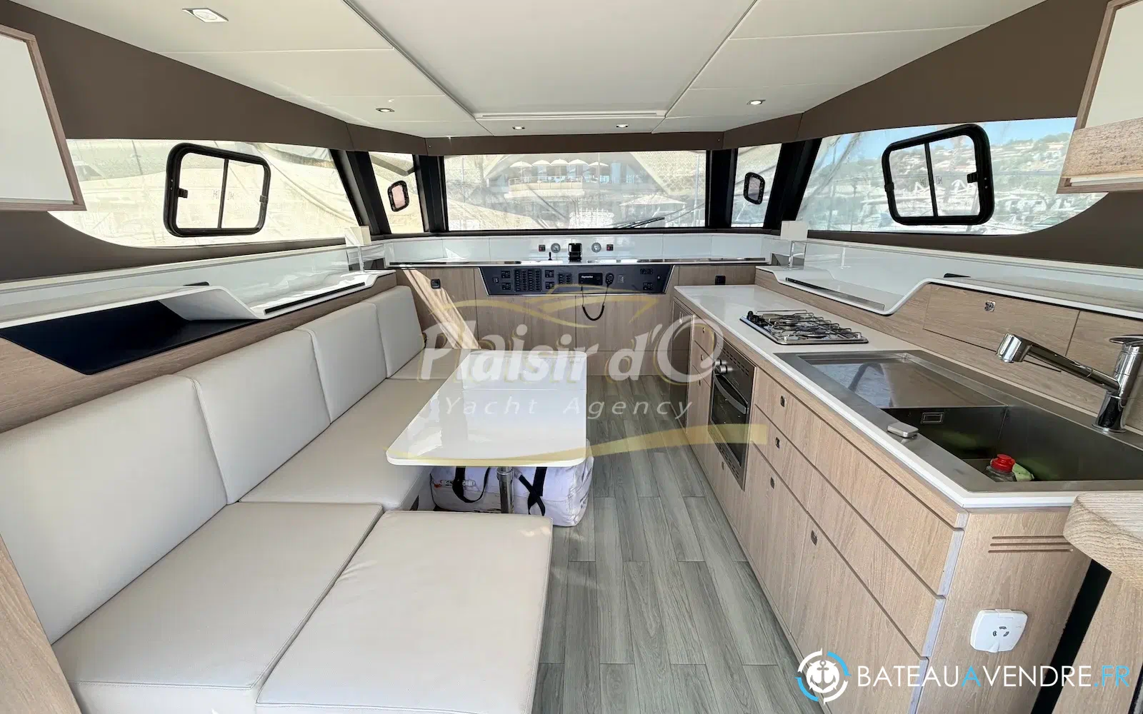 slider 6 Aventura Catamarans Aventura 10 Power