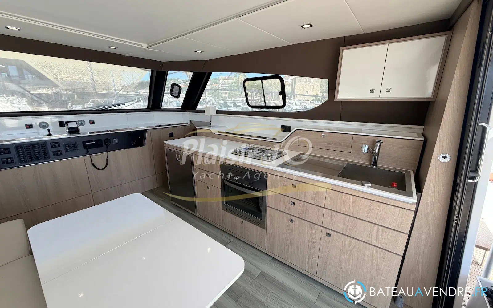slider 7 Aventura Catamarans Aventura 10 Power