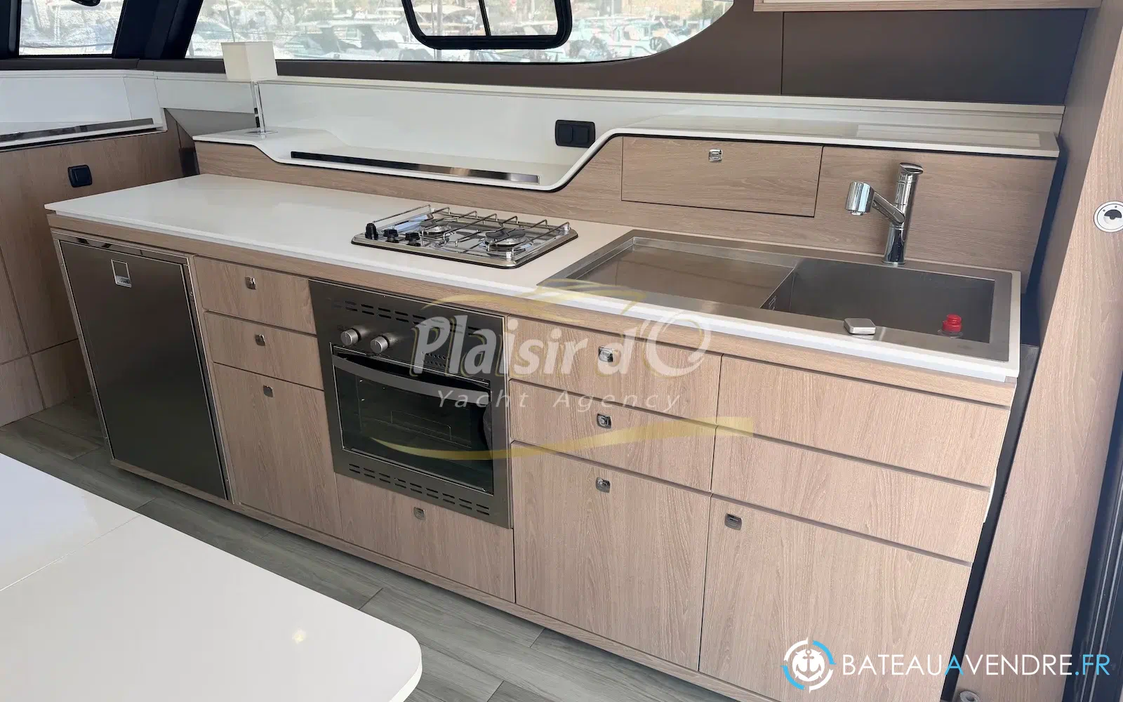 slider 8 Aventura Catamarans Aventura 10 Power