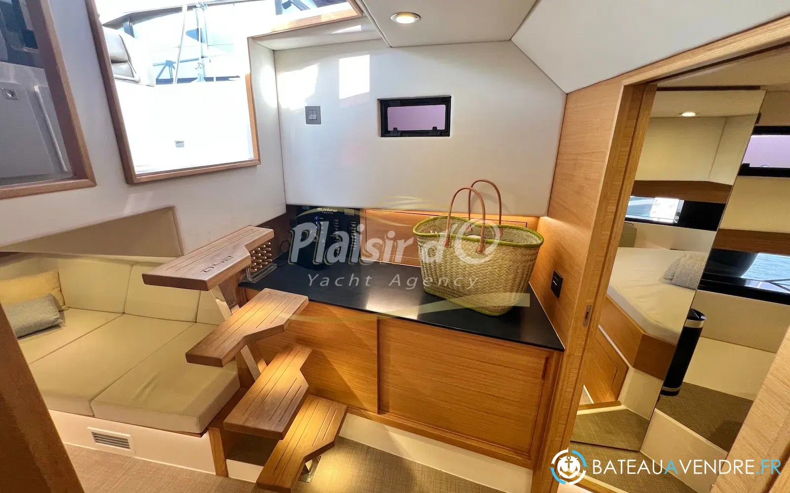 slider 12 De Antonio Yachts D42