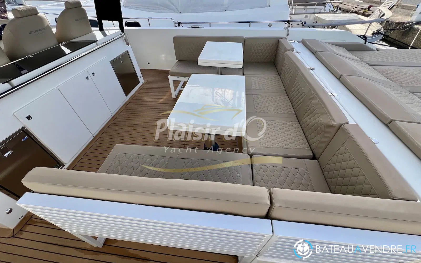 slider 17 De Antonio Yachts D42