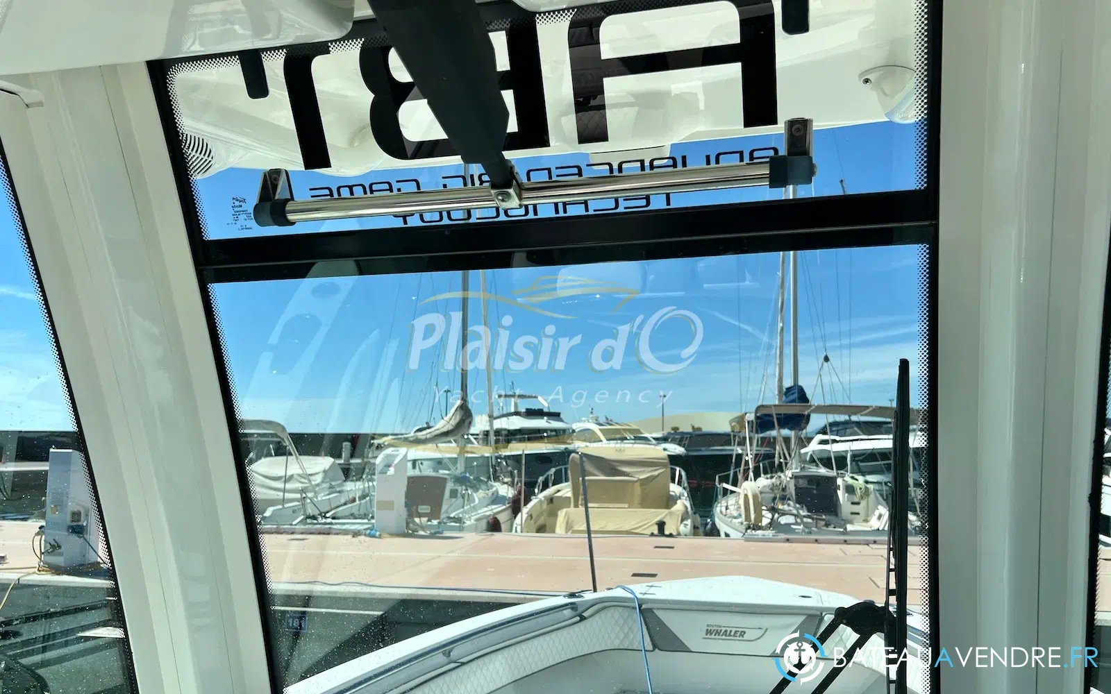slider 14 Boston Whaler 280 Outrage