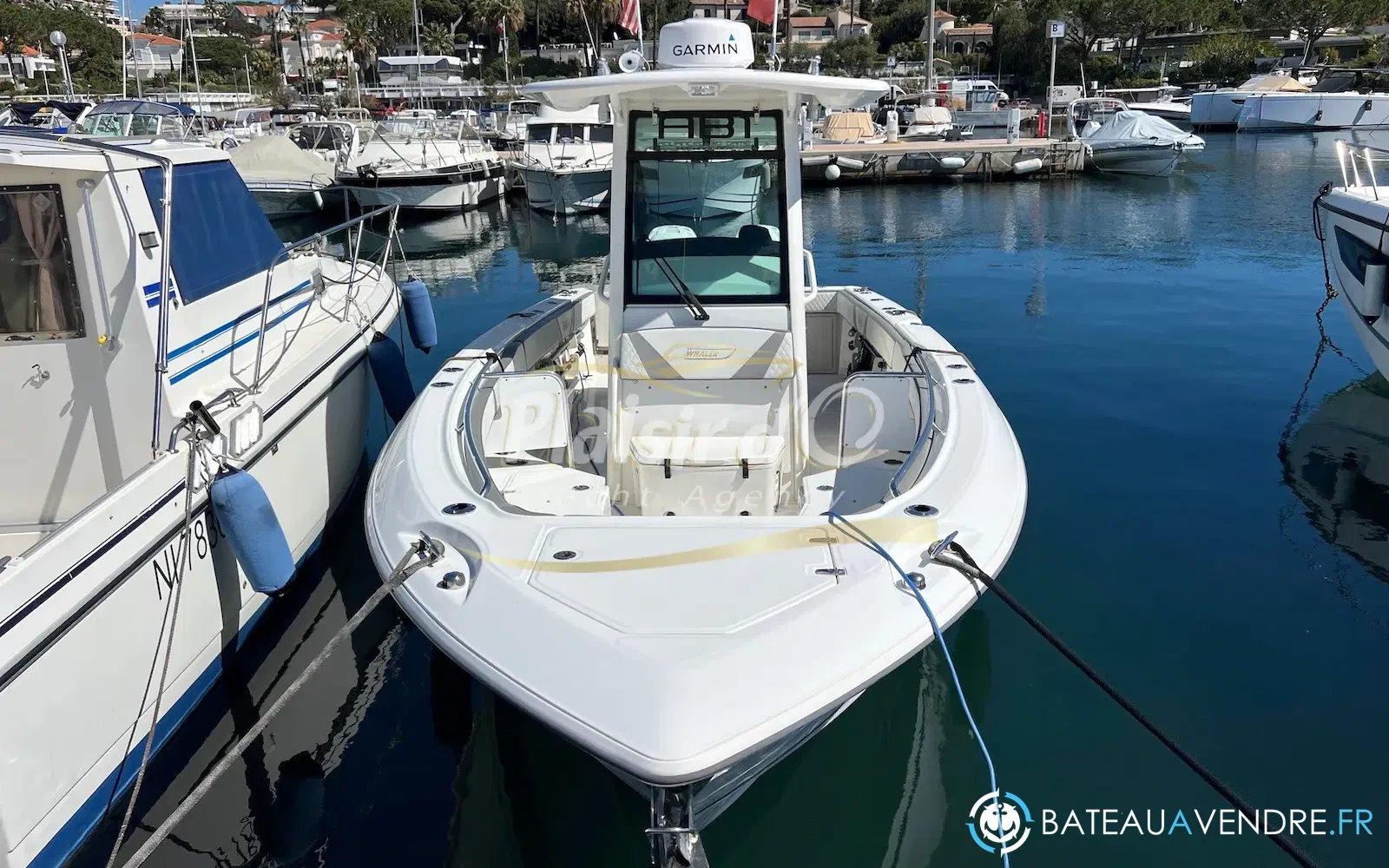 slider 1 Boston Whaler 280 Outrage