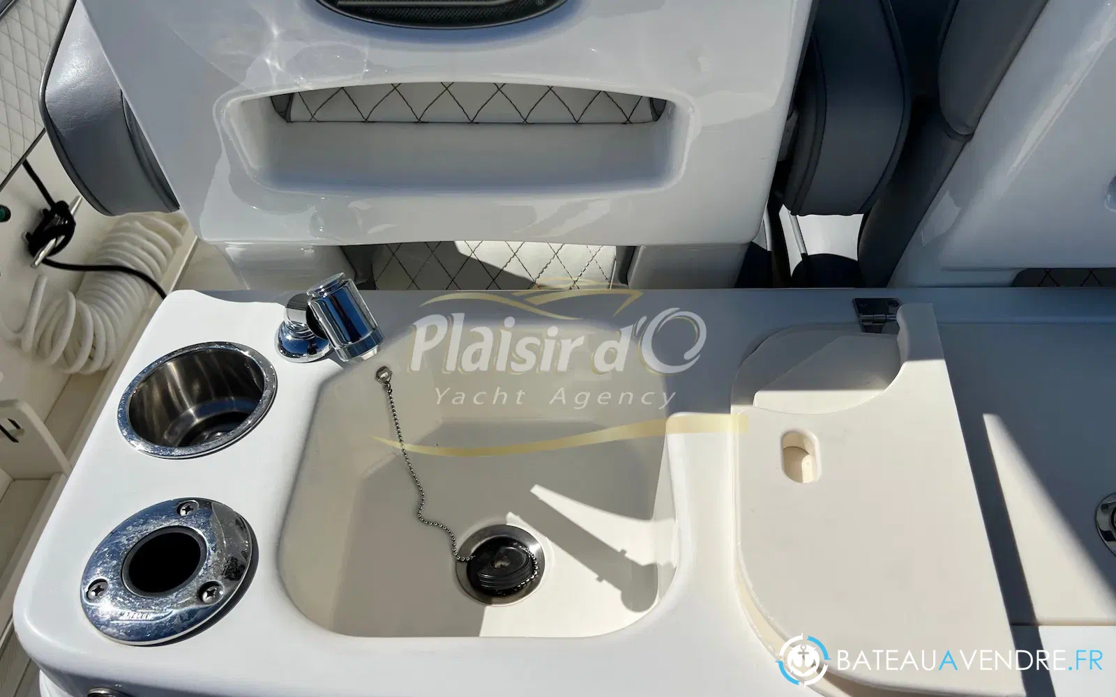 slider 19 Boston Whaler 280 Outrage