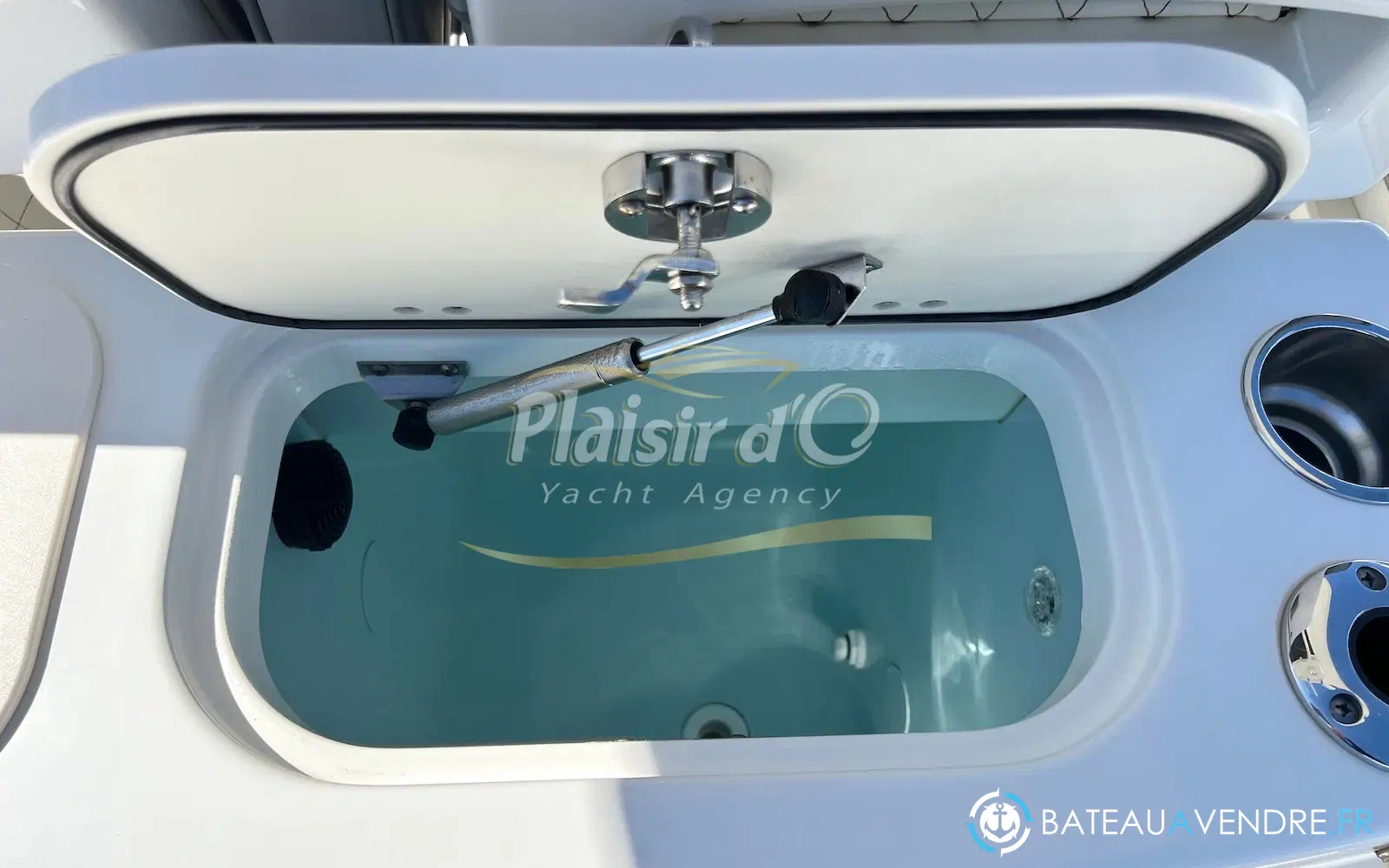 slider 27 Boston Whaler 280 Outrage