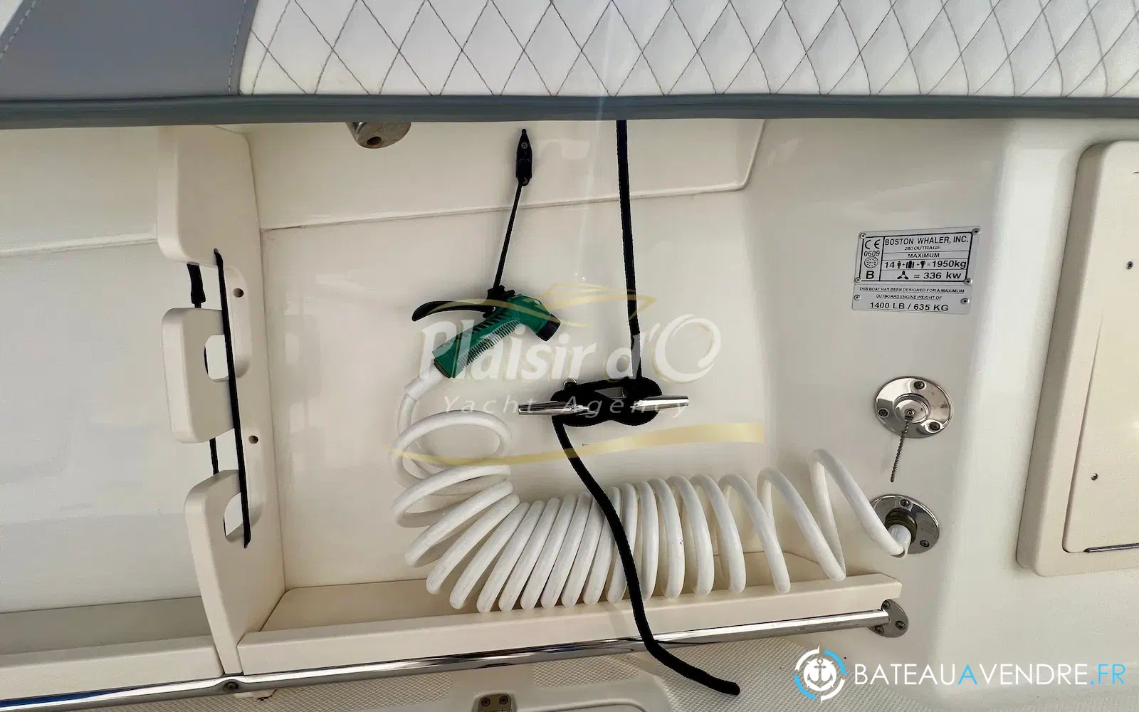 slider 29 Boston Whaler 280 Outrage