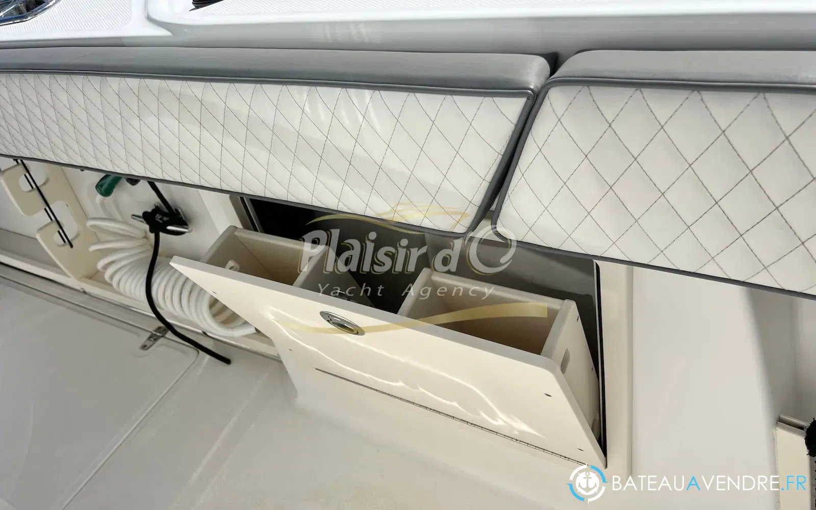 slider 31 Boston Whaler 280 Outrage
