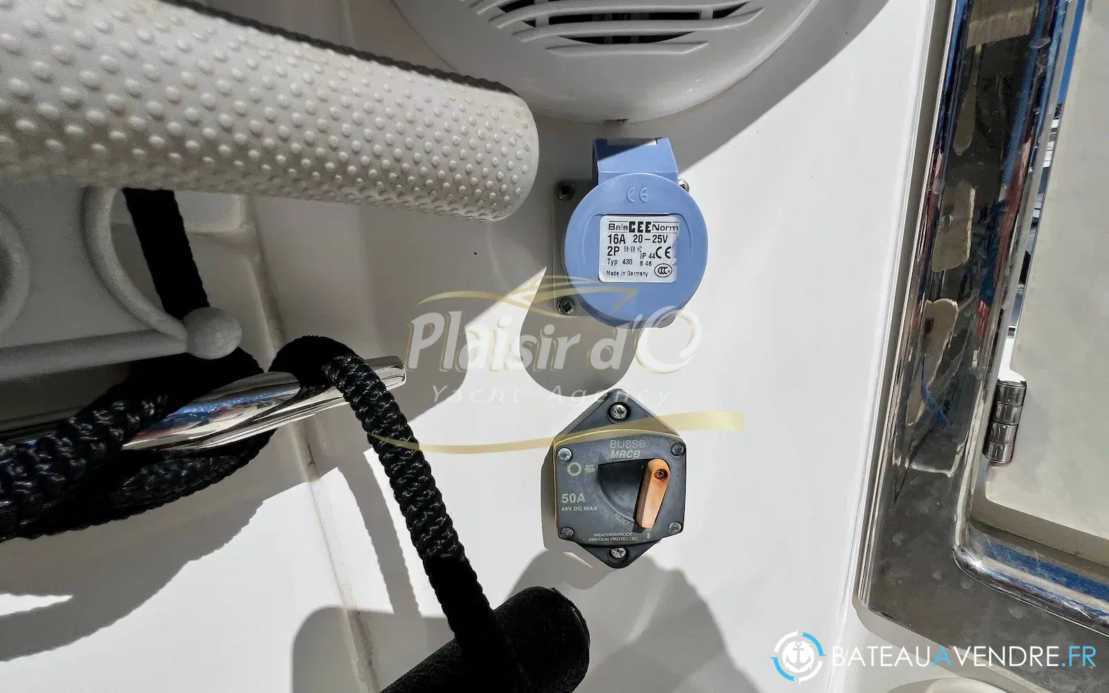 slider 32 Boston Whaler 280 Outrage