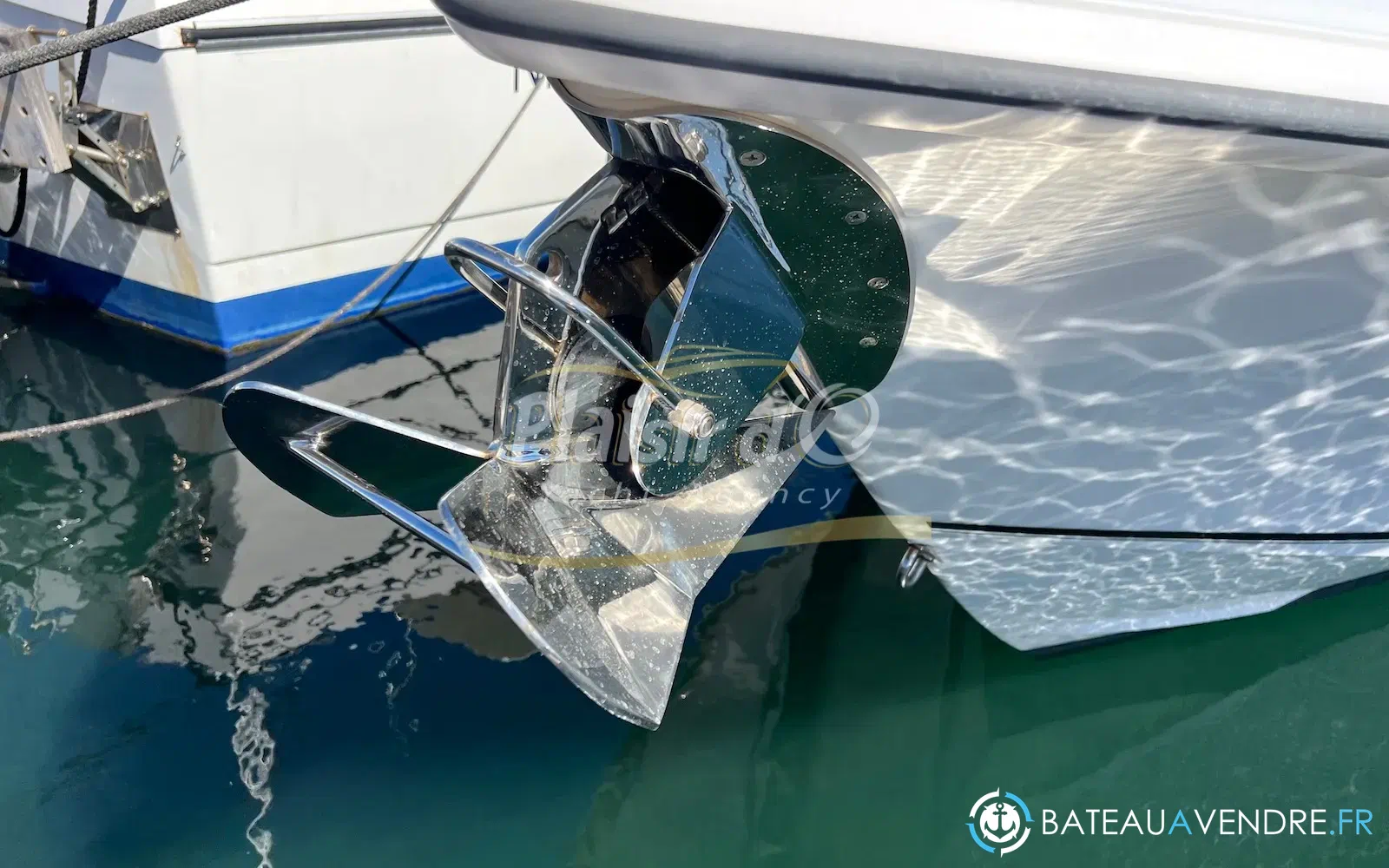 slider 5 Boston Whaler 280 Outrage