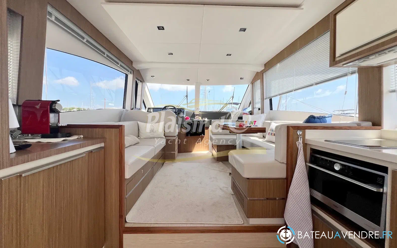 slider 9 Cayman F520