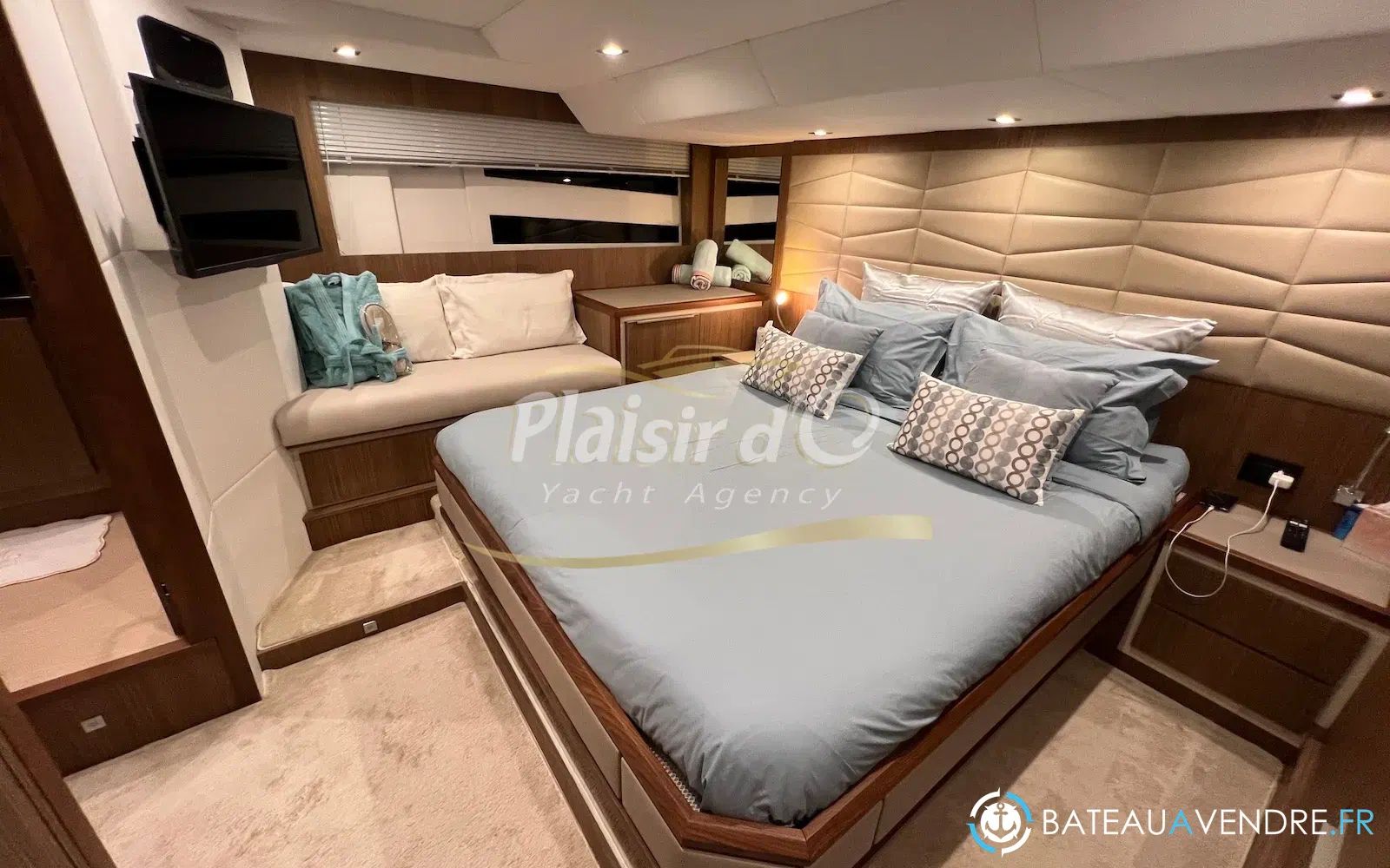 slider 42 Cayman F520