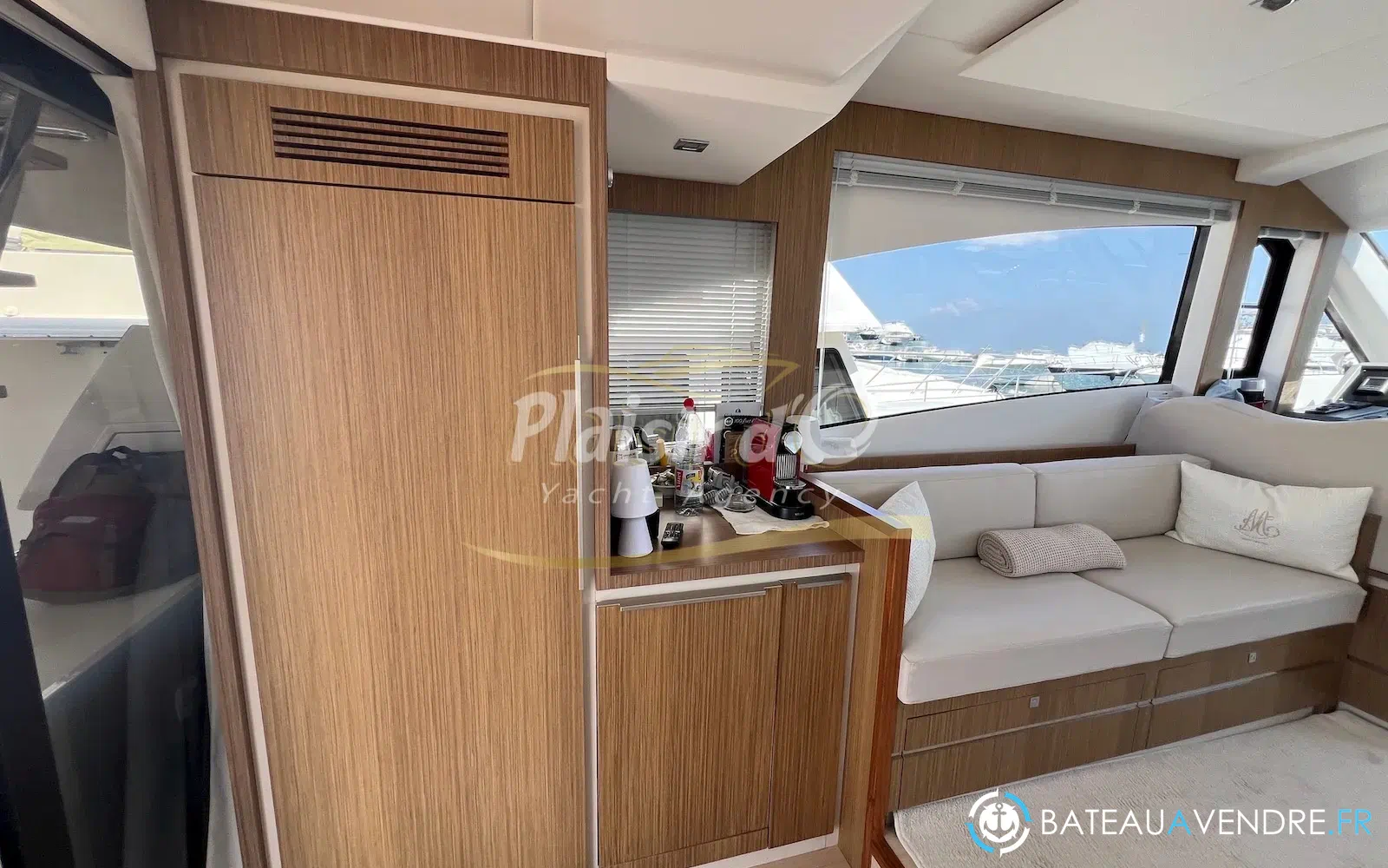 slider 8 Cayman F520