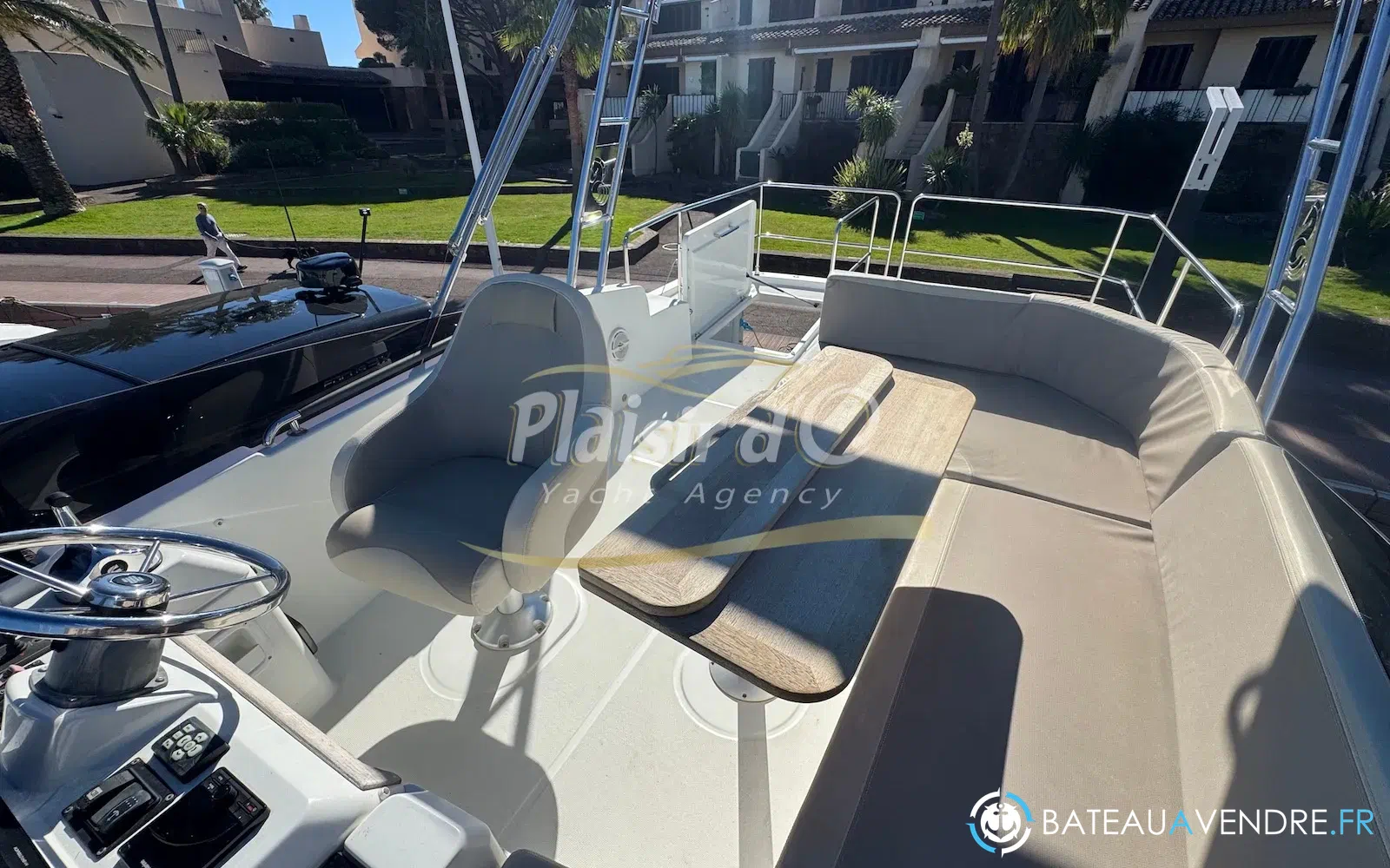slider 9 Beneteau Swift Trawler 35