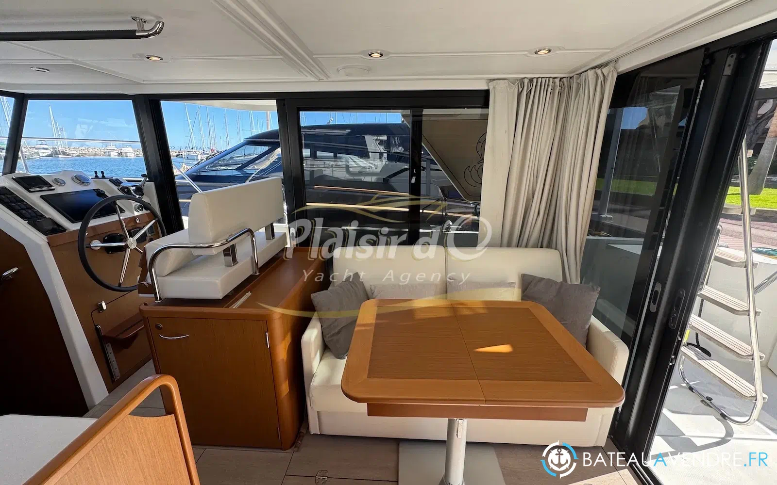 slider 27 Beneteau Swift Trawler 35