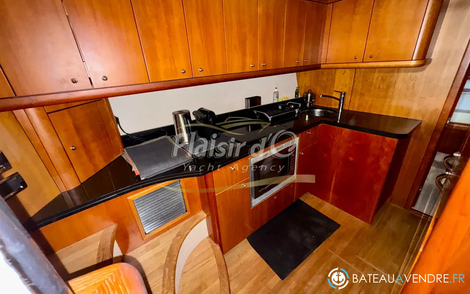 slider 44 Sunseeker Predator 52