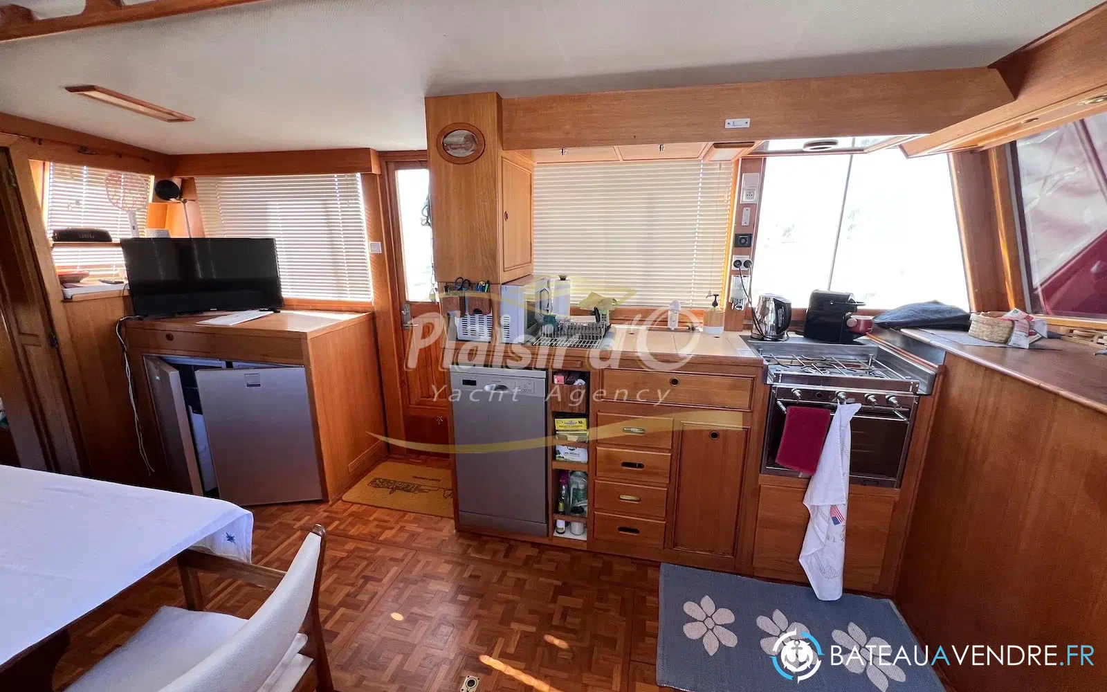 slider 18 Grand Banks 42