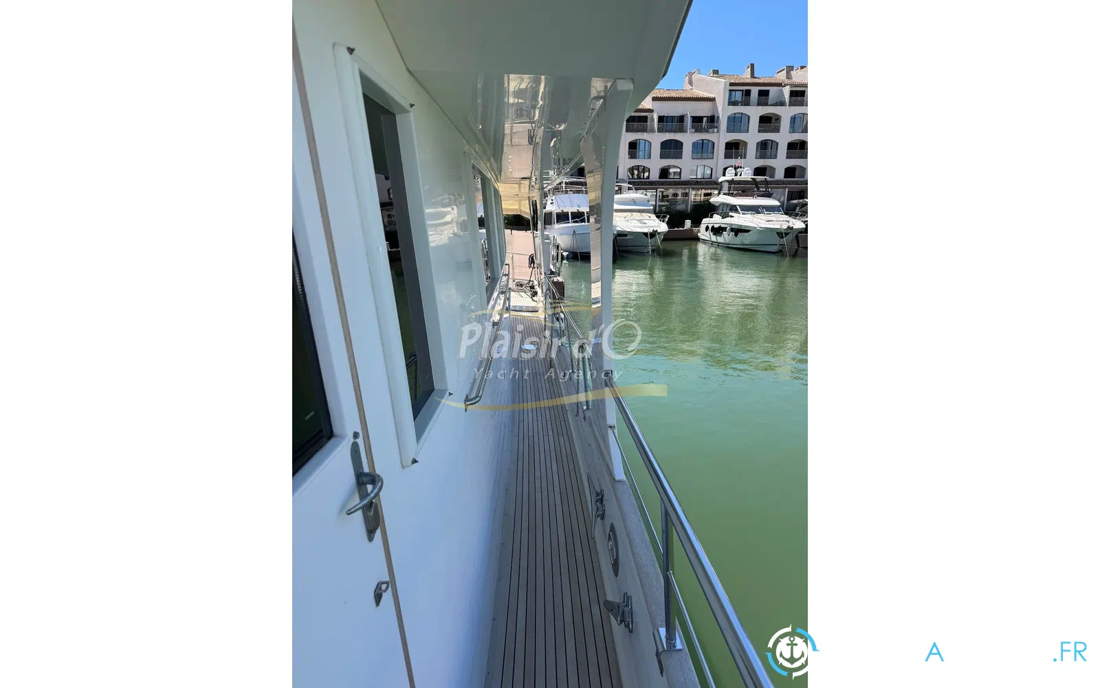 slider 10 Grand Banks 52 Europa