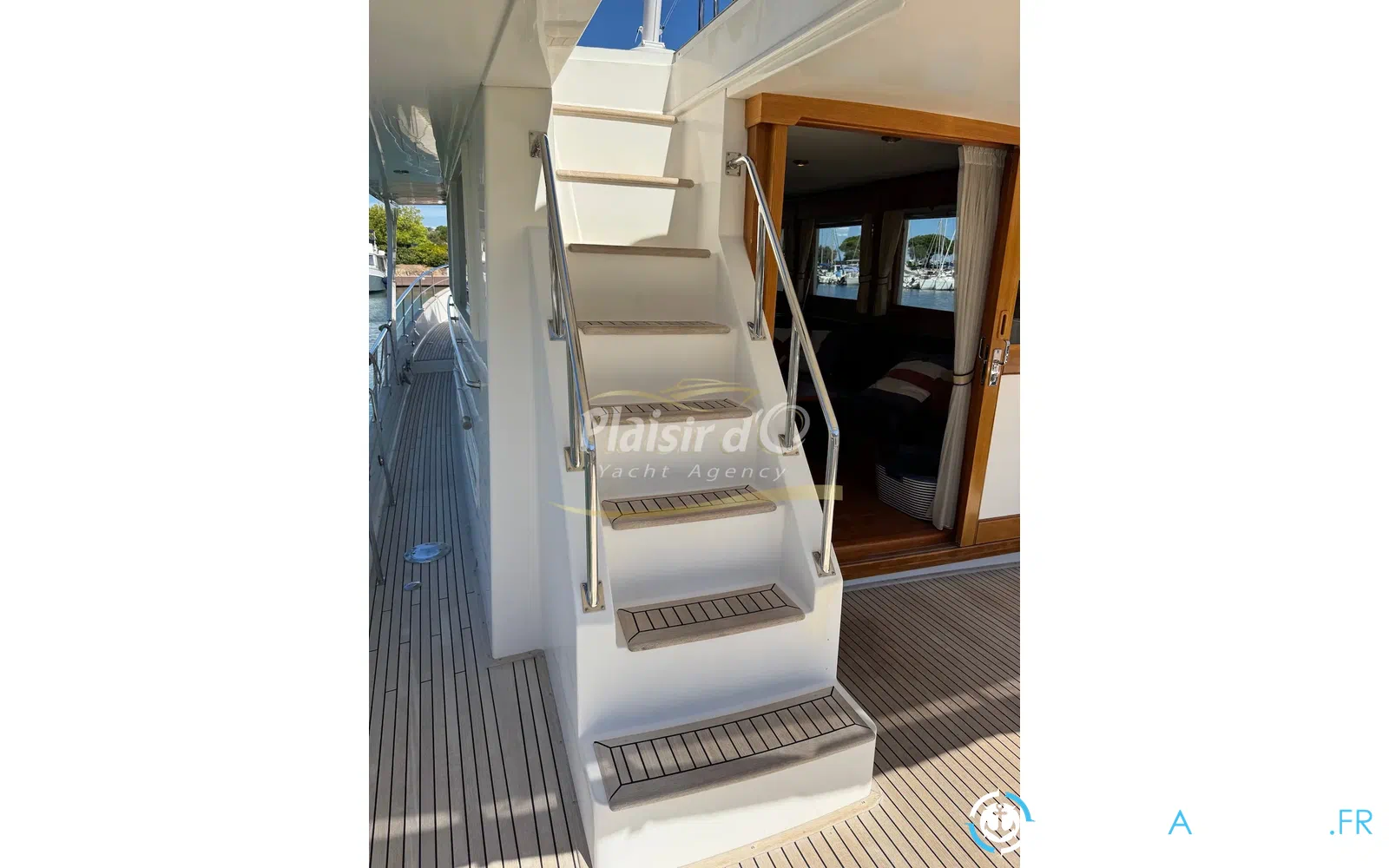 slider 11 Grand Banks 52 Europa