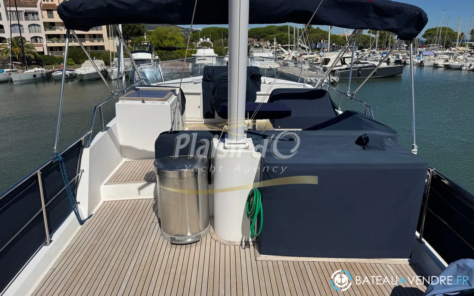 slider 12 Grand Banks 52 Europa