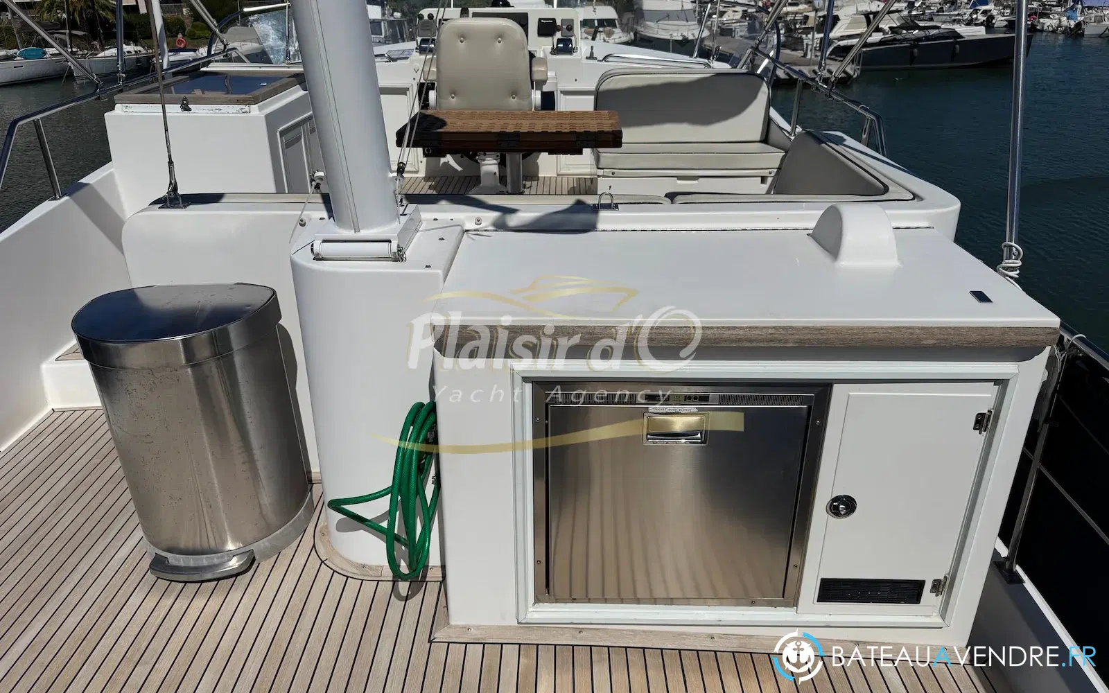 slider 14 Grand Banks 52 Europa