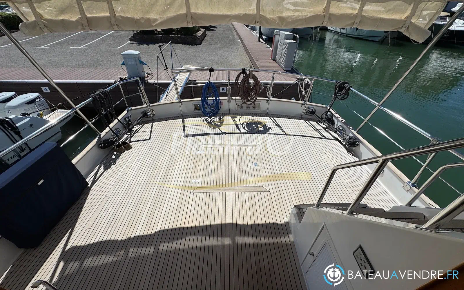 slider 23 Grand Banks 52 Europa