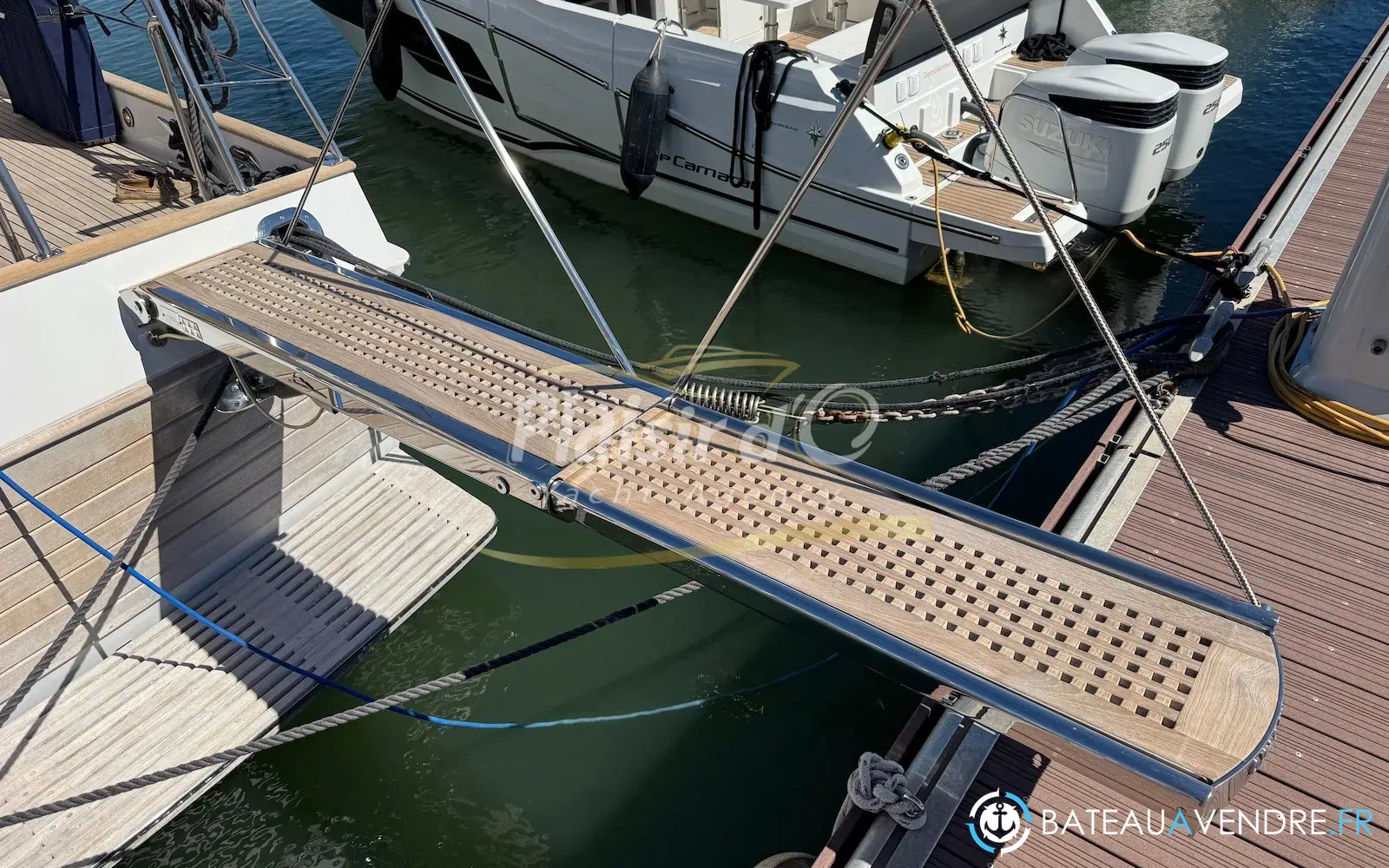 slider 25 Grand Banks 52 Europa