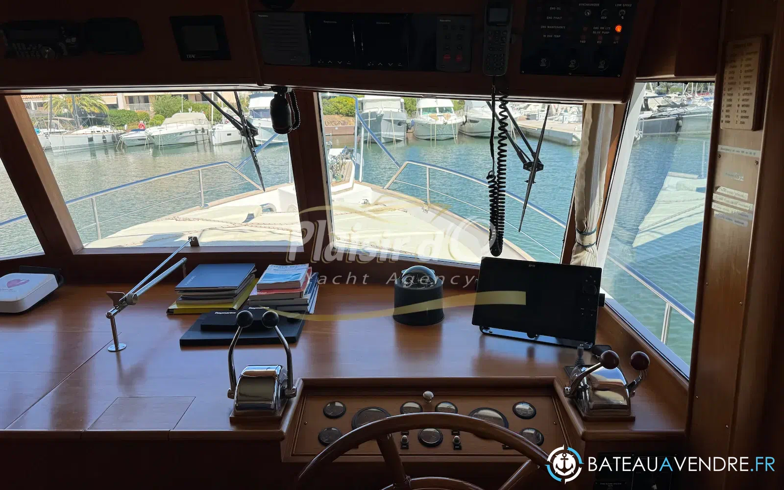 slider 29 Grand Banks 52 Europa