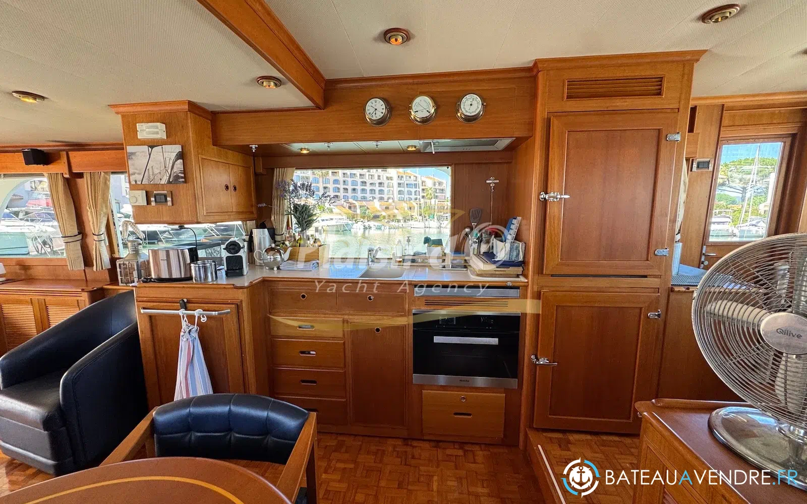 slider 39 Grand Banks 52 Europa