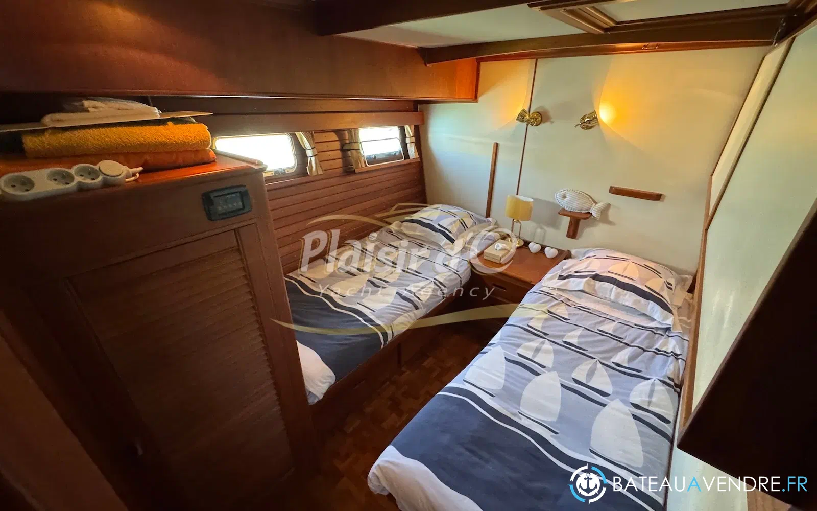 slider 48 Grand Banks 52 Europa