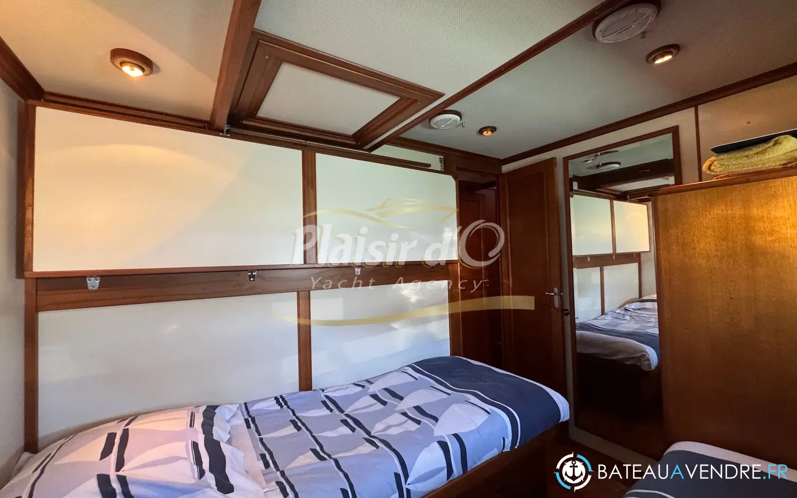 slider 49 Grand Banks 52 Europa