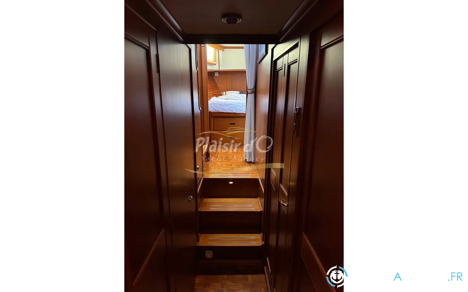 slider 55 Grand Banks 52 Europa