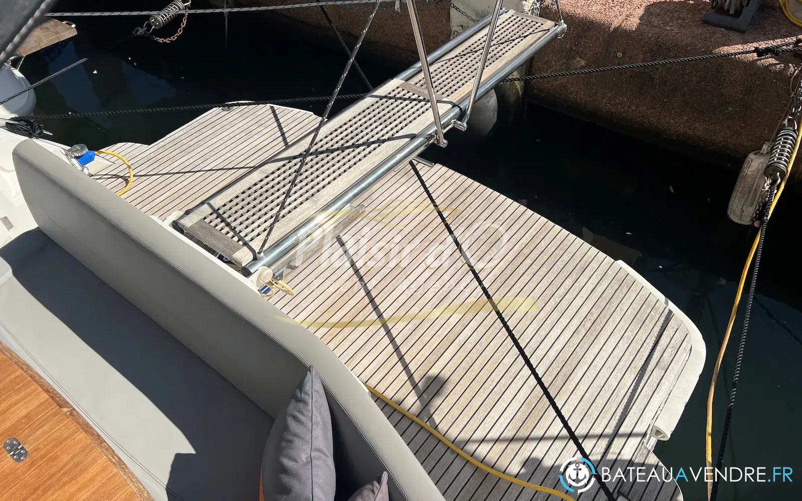 slider 10 Beneteau Gran Turismo 38