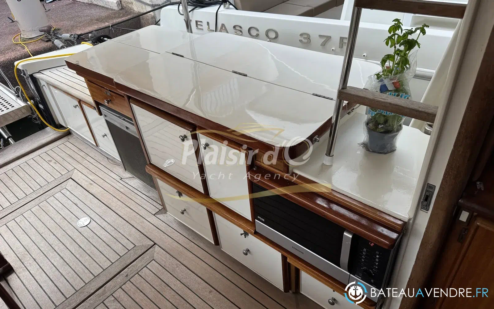 slider 11 Amateur Trawler