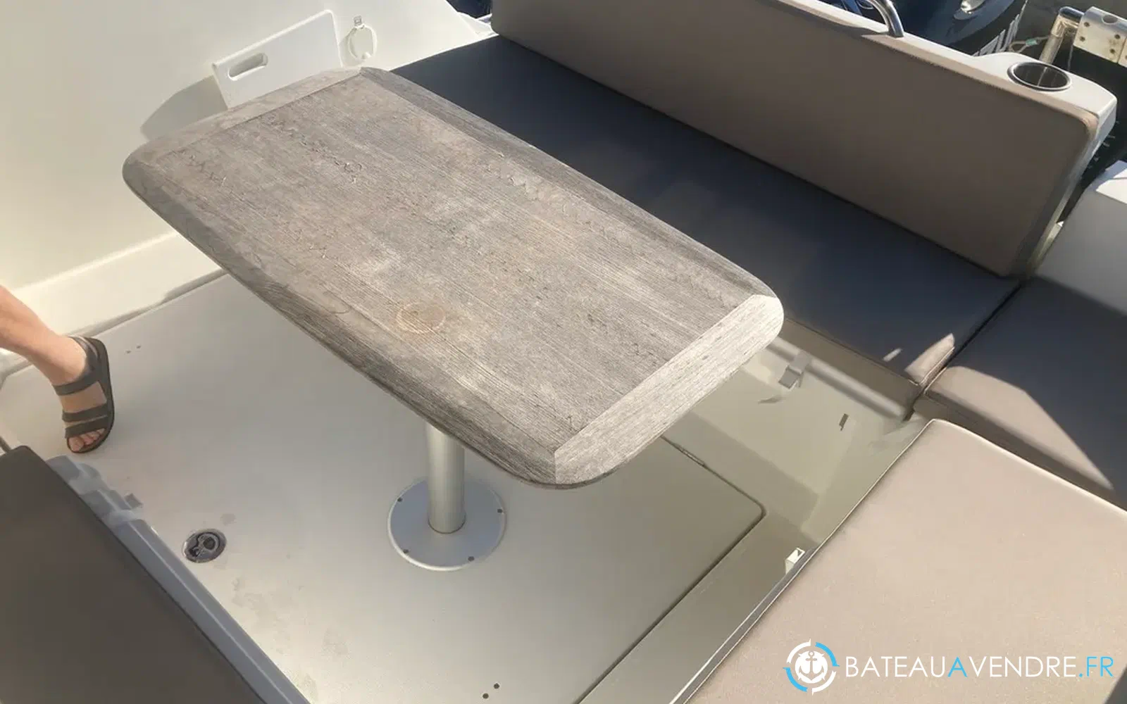 slider 9 Beneteau Antares 8 OB
